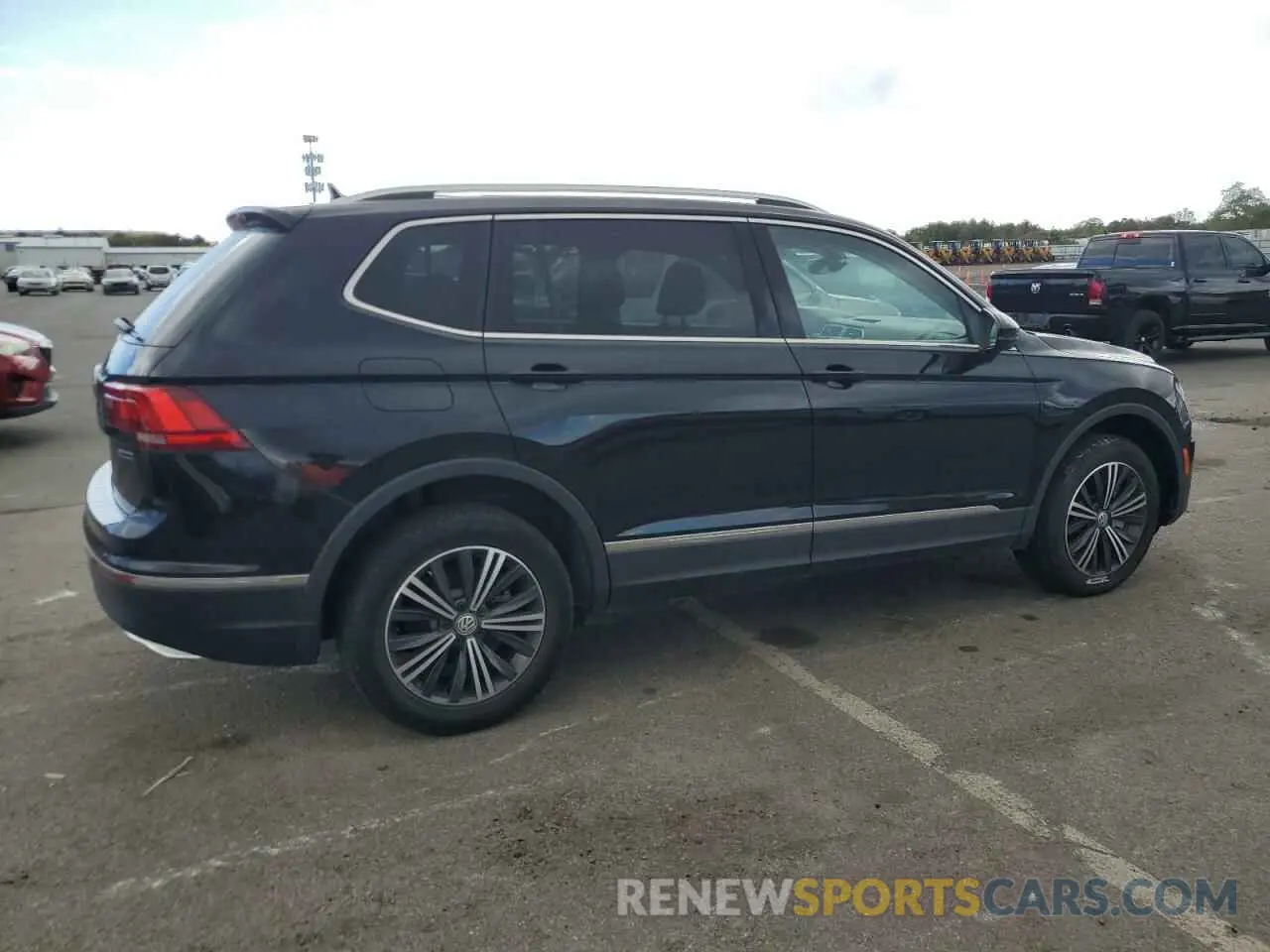 3 Photograph of a damaged car 3VV2B7AX5MM083355 VOLKSWAGEN TIGUAN 2021