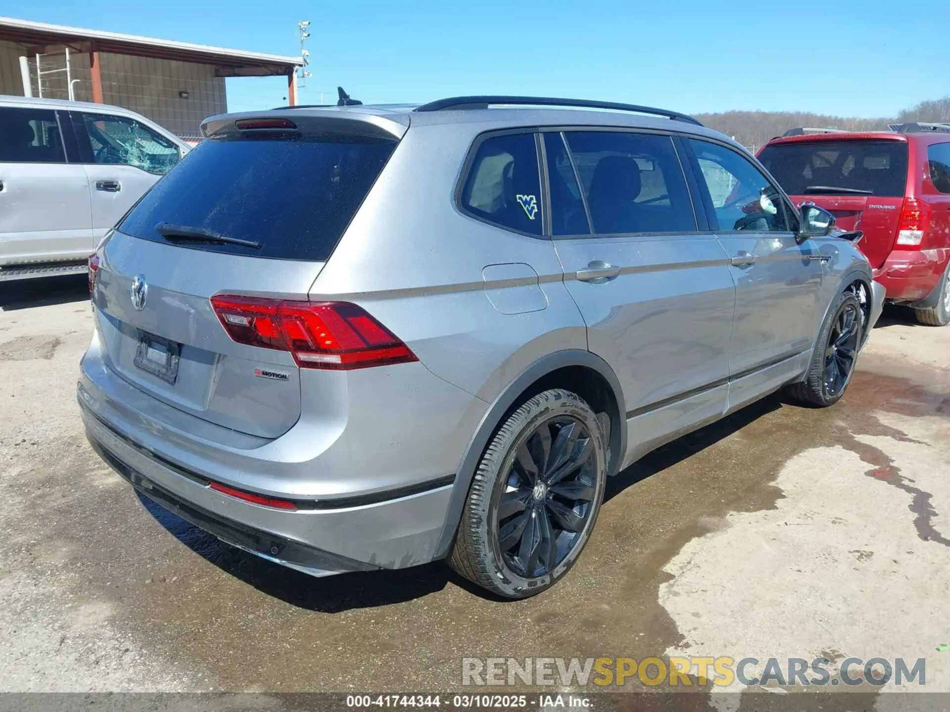 4 Photograph of a damaged car 3VV2B7AX5MM113633 VOLKSWAGEN TIGUAN 2021