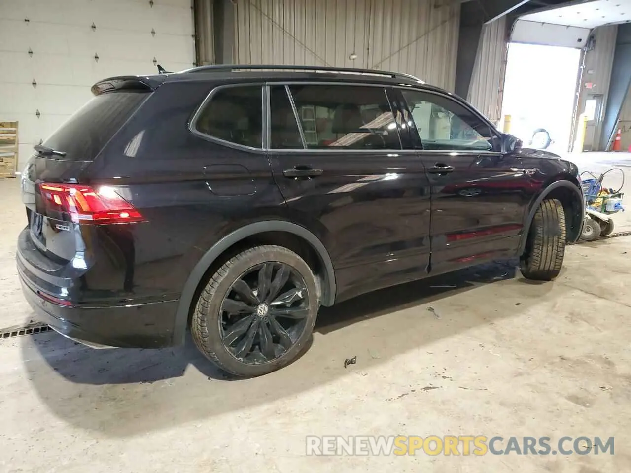 3 Photograph of a damaged car 3VV2B7AX5MM120386 VOLKSWAGEN TIGUAN 2021