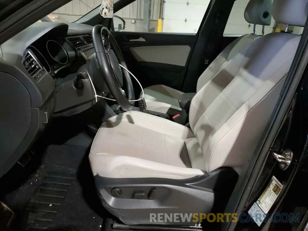 7 Photograph of a damaged car 3VV2B7AX5MM120386 VOLKSWAGEN TIGUAN 2021