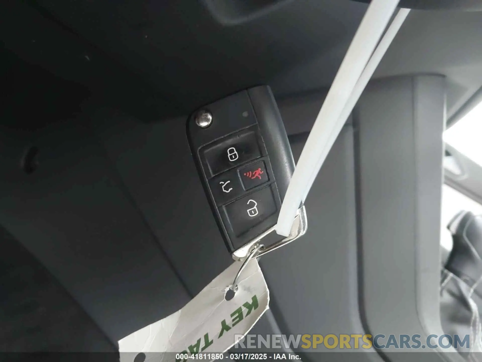11 Photograph of a damaged car 3VV2B7AX5MM126415 VOLKSWAGEN TIGUAN 2021