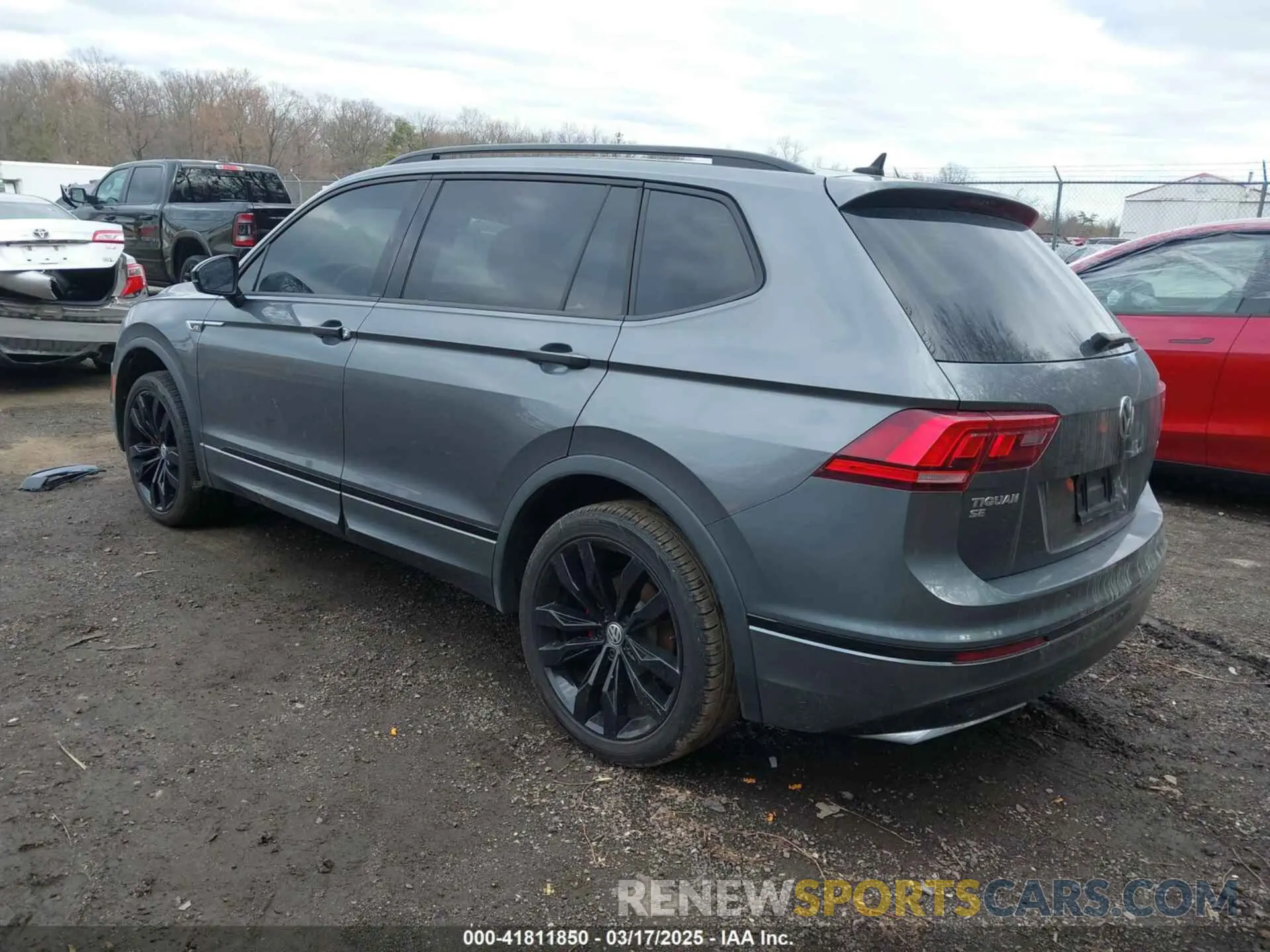 3 Photograph of a damaged car 3VV2B7AX5MM126415 VOLKSWAGEN TIGUAN 2021