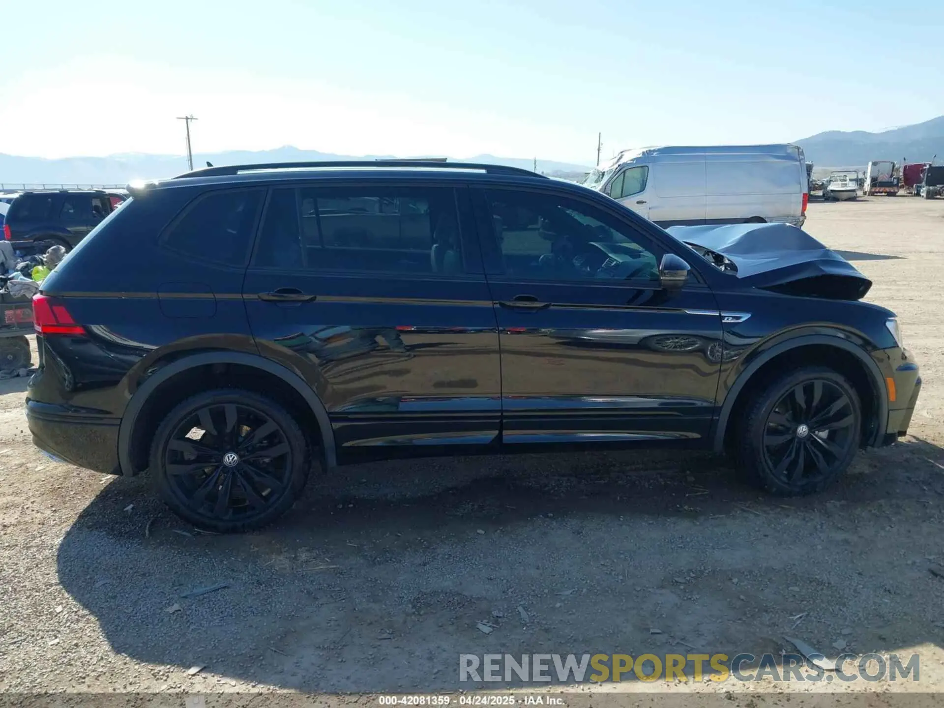 14 Photograph of a damaged car 3VV2B7AX5MM140654 VOLKSWAGEN TIGUAN 2021