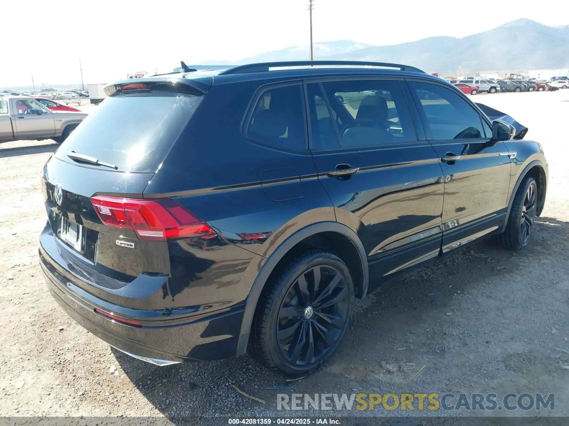 4 Photograph of a damaged car 3VV2B7AX5MM140654 VOLKSWAGEN TIGUAN 2021