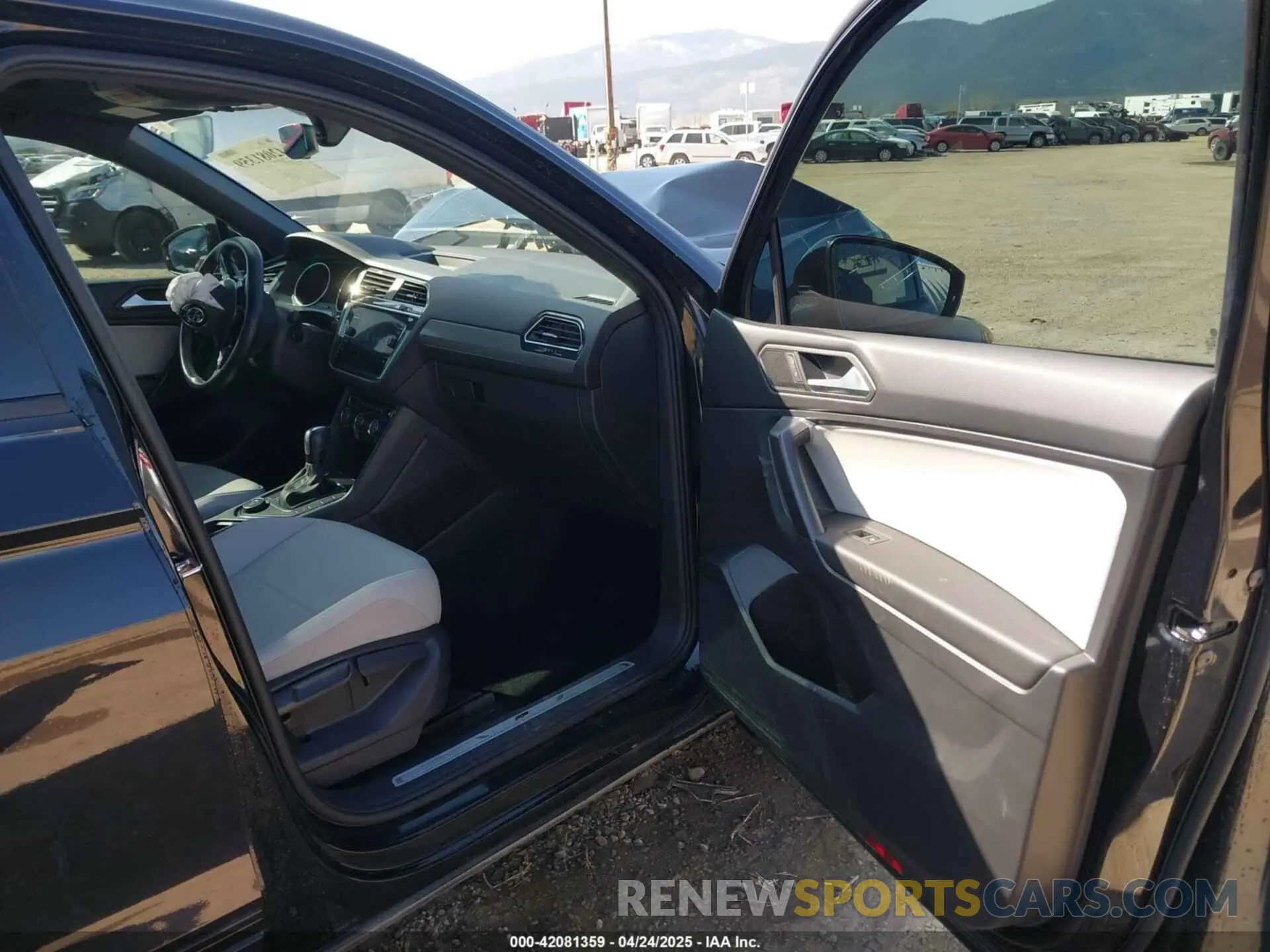 5 Photograph of a damaged car 3VV2B7AX5MM140654 VOLKSWAGEN TIGUAN 2021