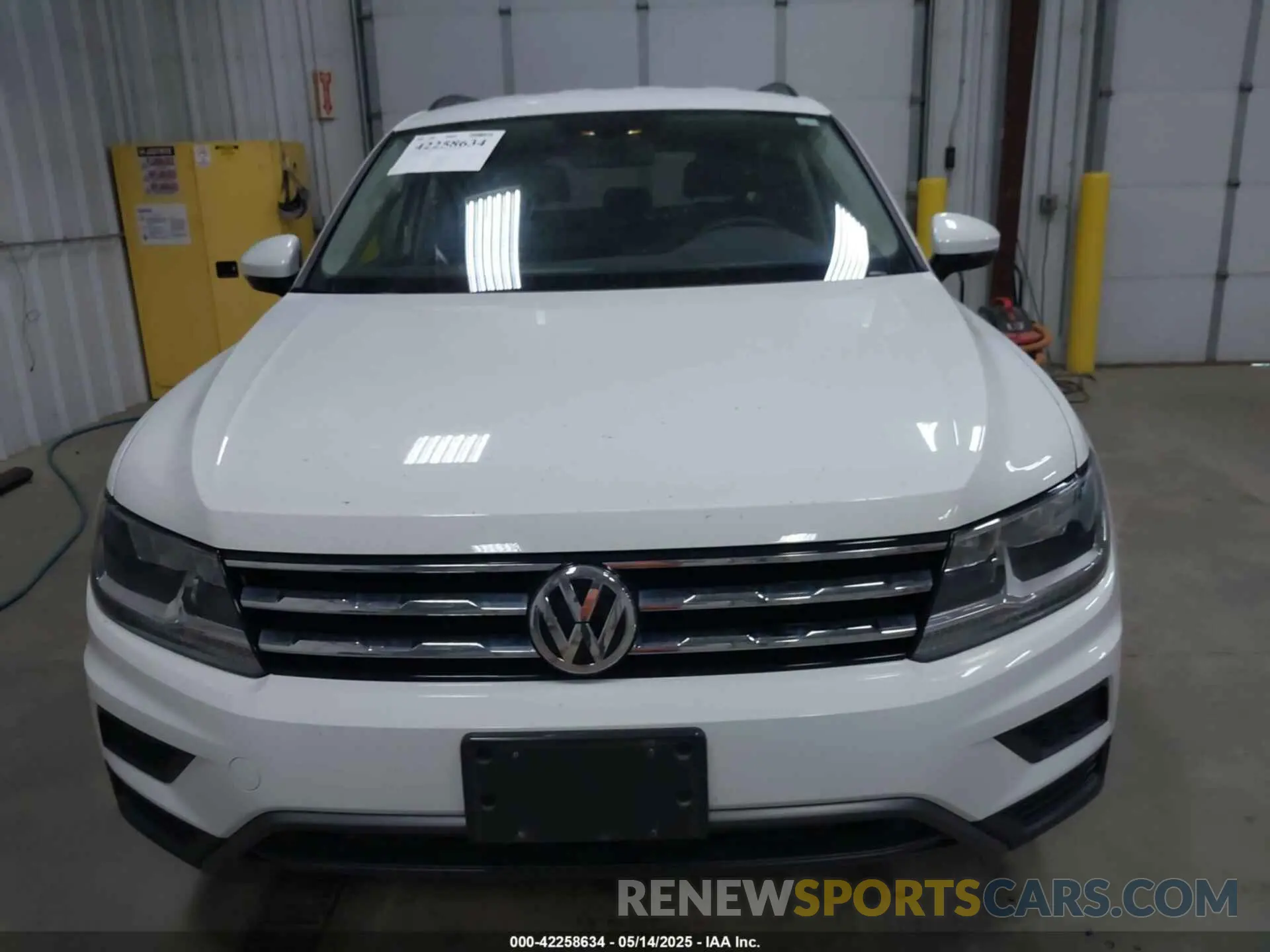 12 Photograph of a damaged car 3VV2B7AX5MM142338 VOLKSWAGEN TIGUAN 2021