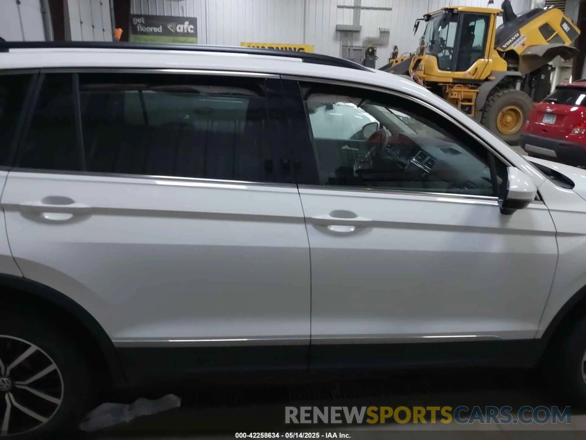 13 Photograph of a damaged car 3VV2B7AX5MM142338 VOLKSWAGEN TIGUAN 2021