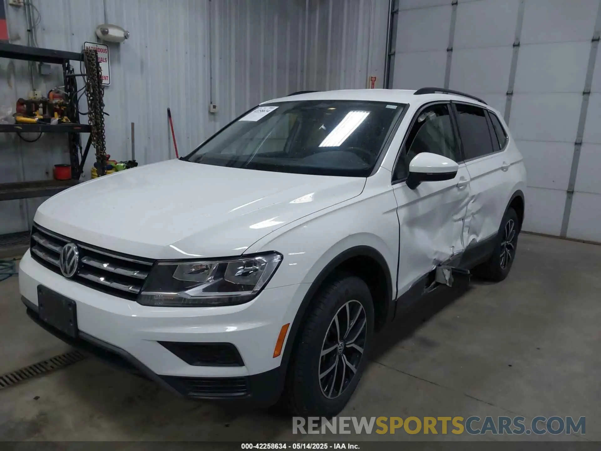 2 Photograph of a damaged car 3VV2B7AX5MM142338 VOLKSWAGEN TIGUAN 2021