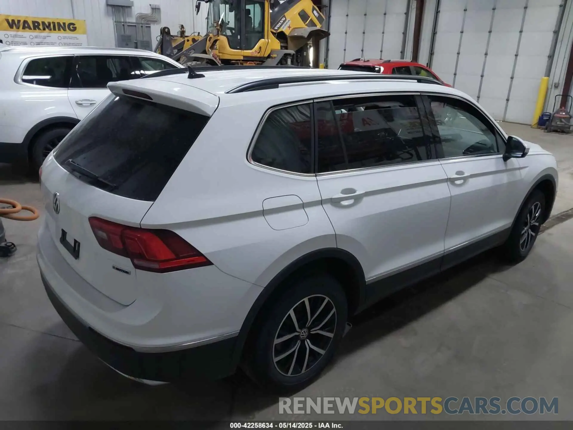 4 Photograph of a damaged car 3VV2B7AX5MM142338 VOLKSWAGEN TIGUAN 2021