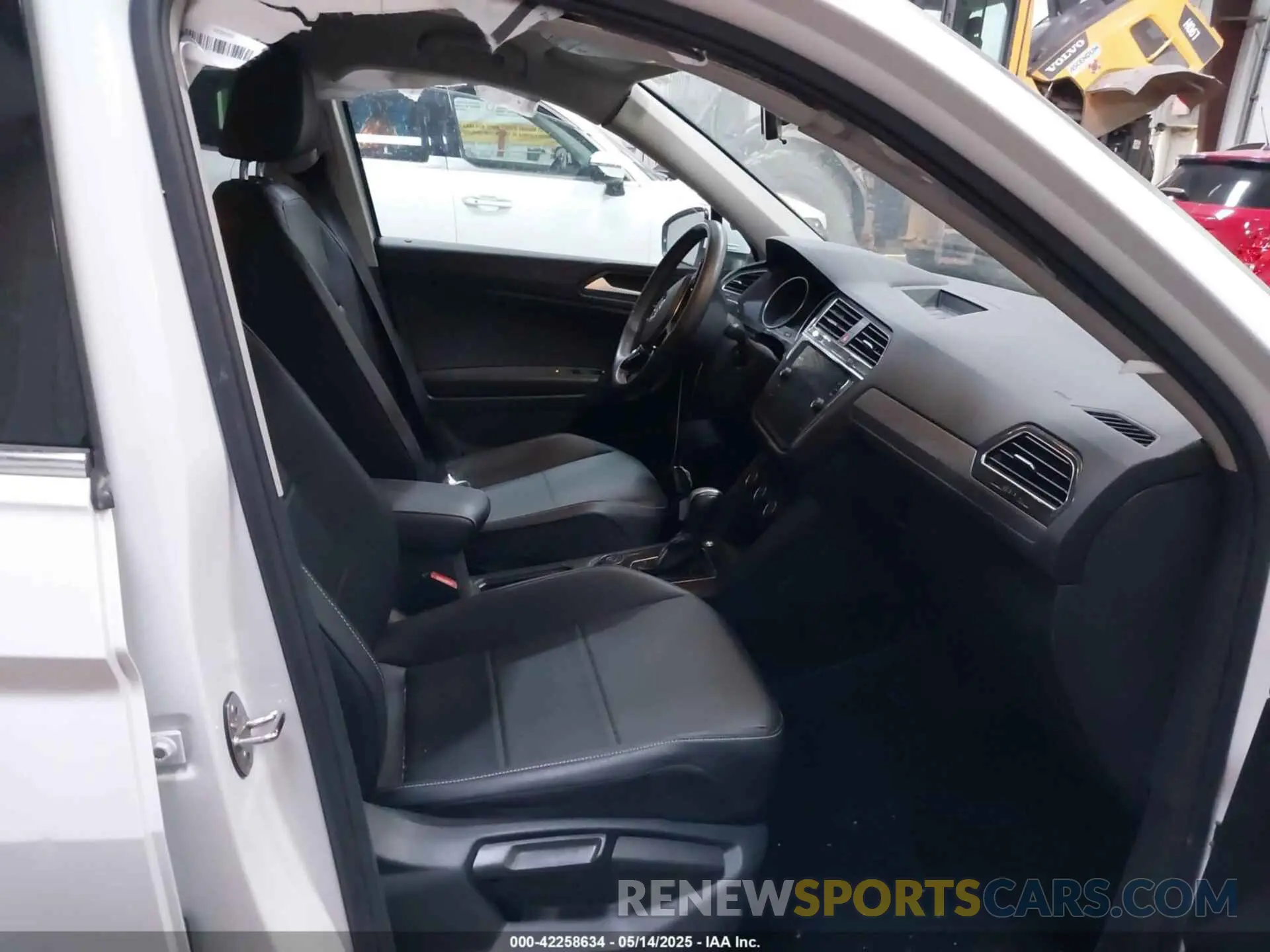5 Photograph of a damaged car 3VV2B7AX5MM142338 VOLKSWAGEN TIGUAN 2021