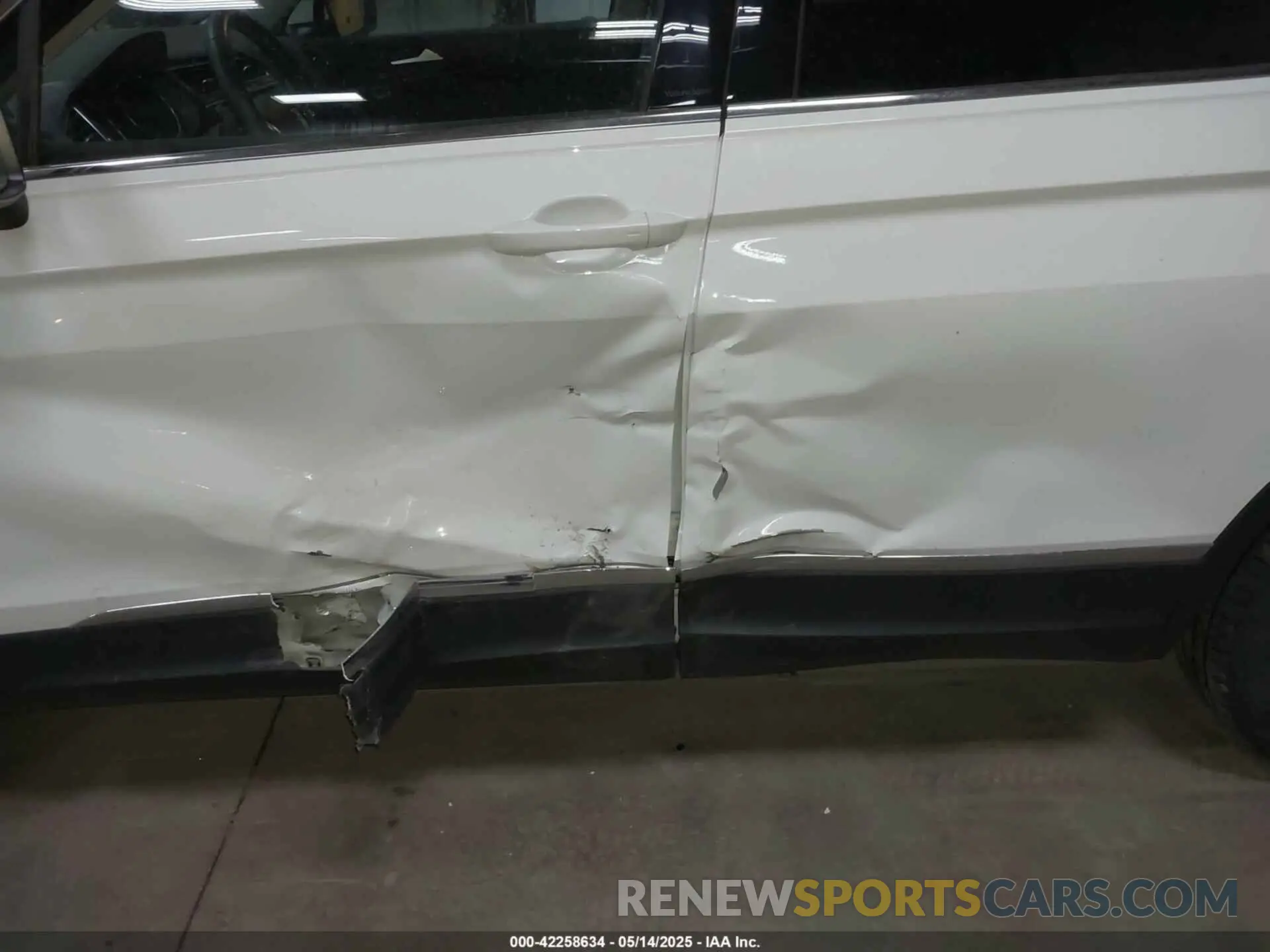 6 Photograph of a damaged car 3VV2B7AX5MM142338 VOLKSWAGEN TIGUAN 2021