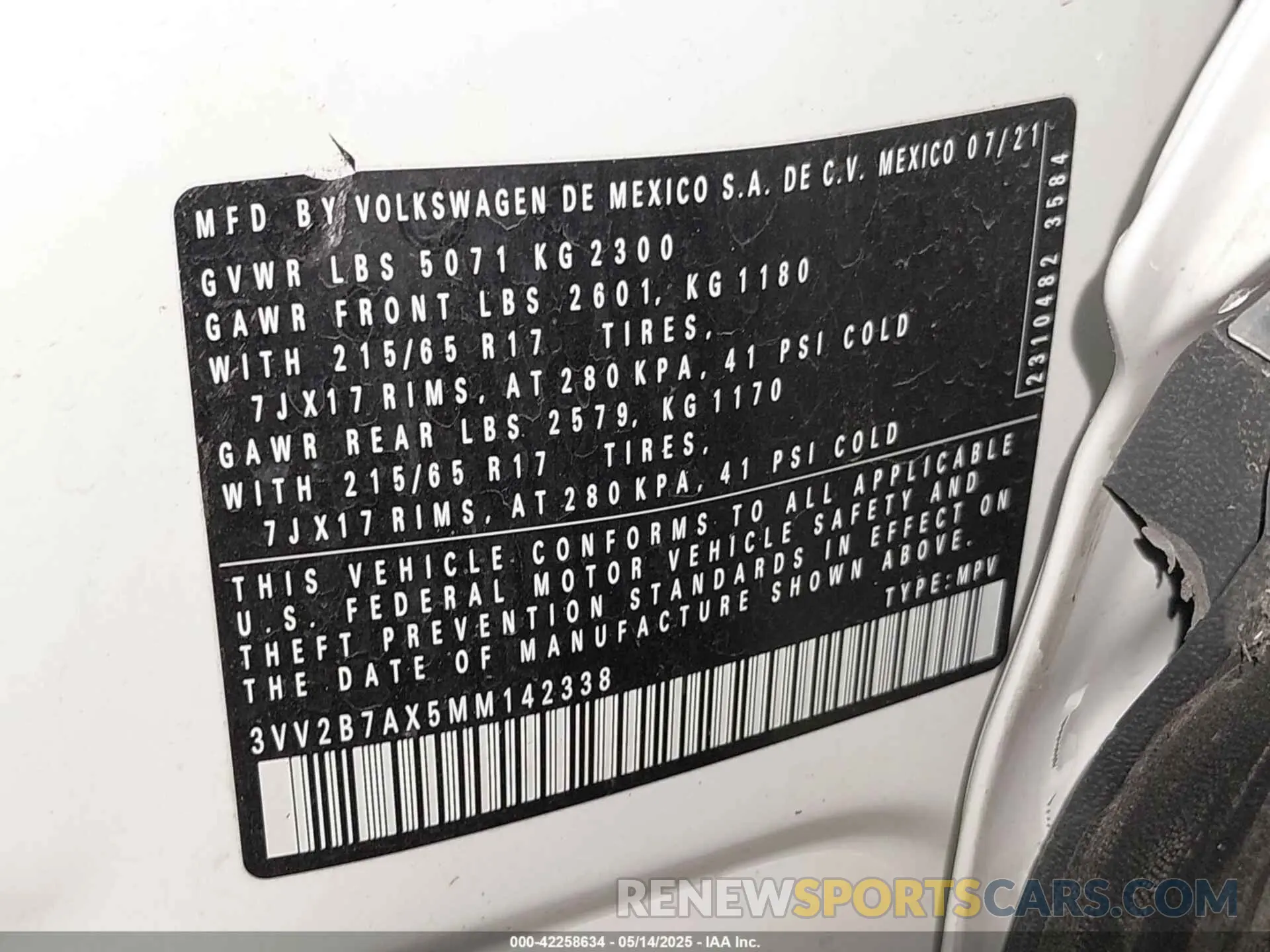 9 Photograph of a damaged car 3VV2B7AX5MM142338 VOLKSWAGEN TIGUAN 2021