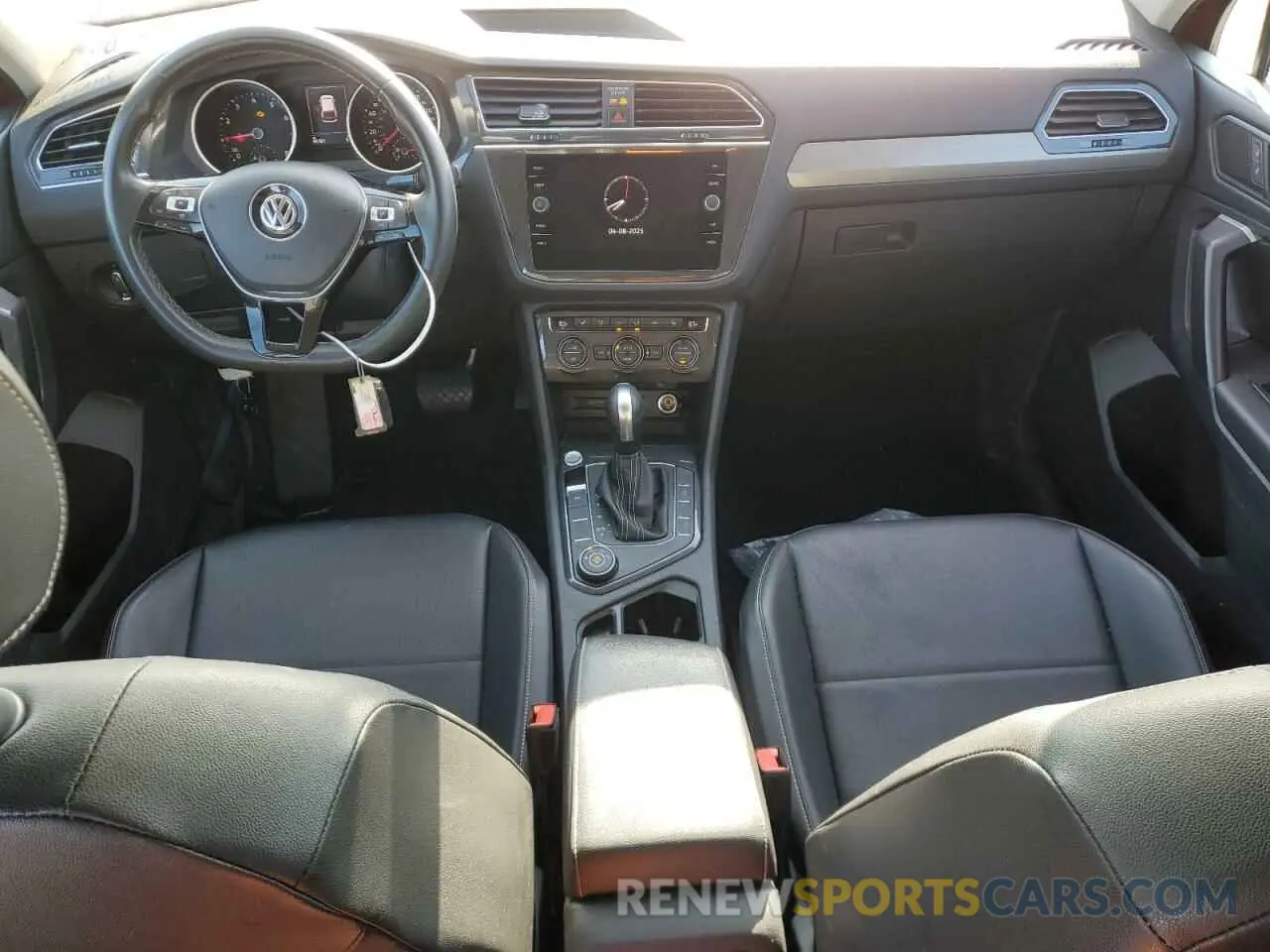 8 Photograph of a damaged car 3VV2B7AX5MM157180 VOLKSWAGEN TIGUAN 2021