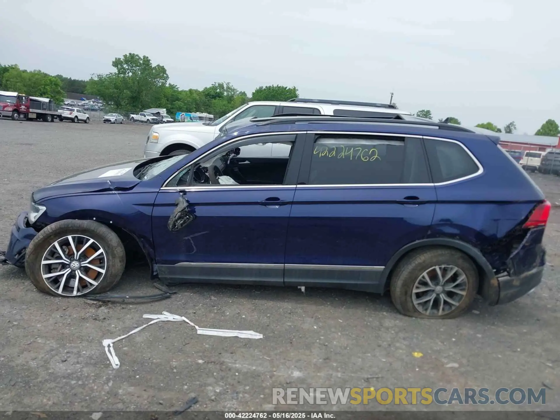 13 Photograph of a damaged car 3VV2B7AX6MM078293 VOLKSWAGEN TIGUAN 2021