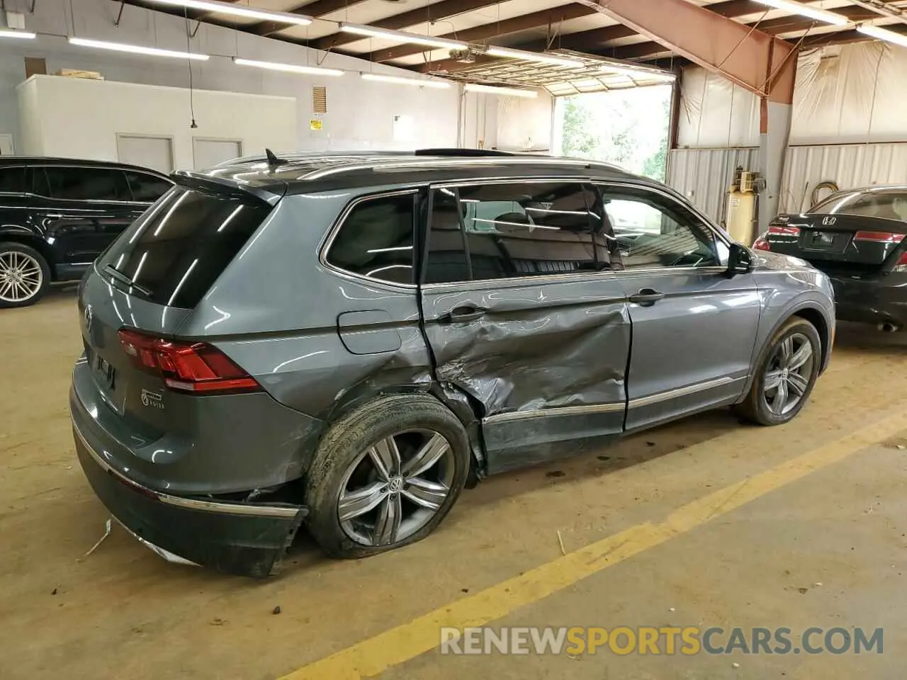 3 Photograph of a damaged car 3VV2B7AX6MM086605 VOLKSWAGEN TIGUAN 2021