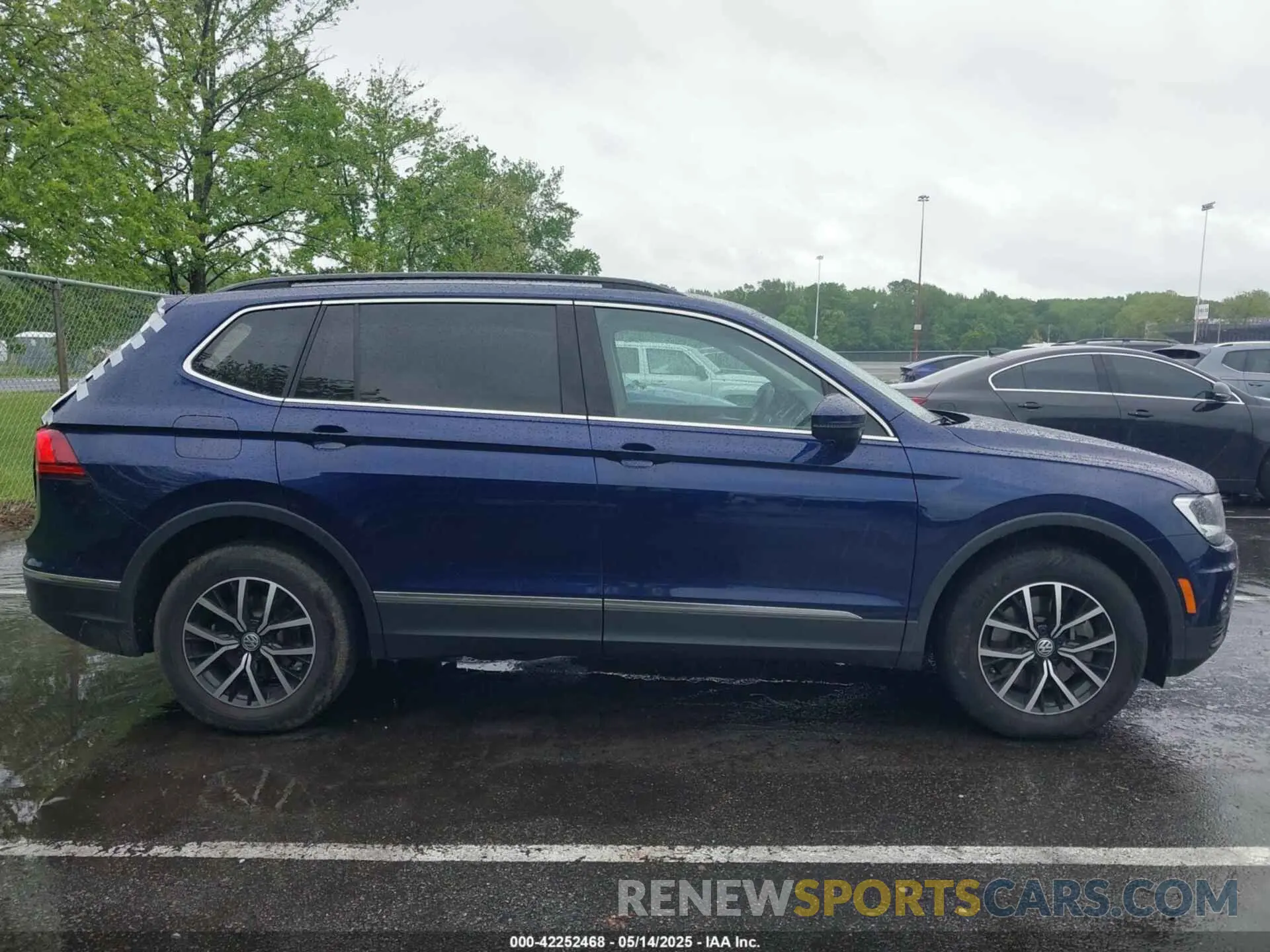 13 Photograph of a damaged car 3VV2B7AX6MM093344 VOLKSWAGEN TIGUAN 2021