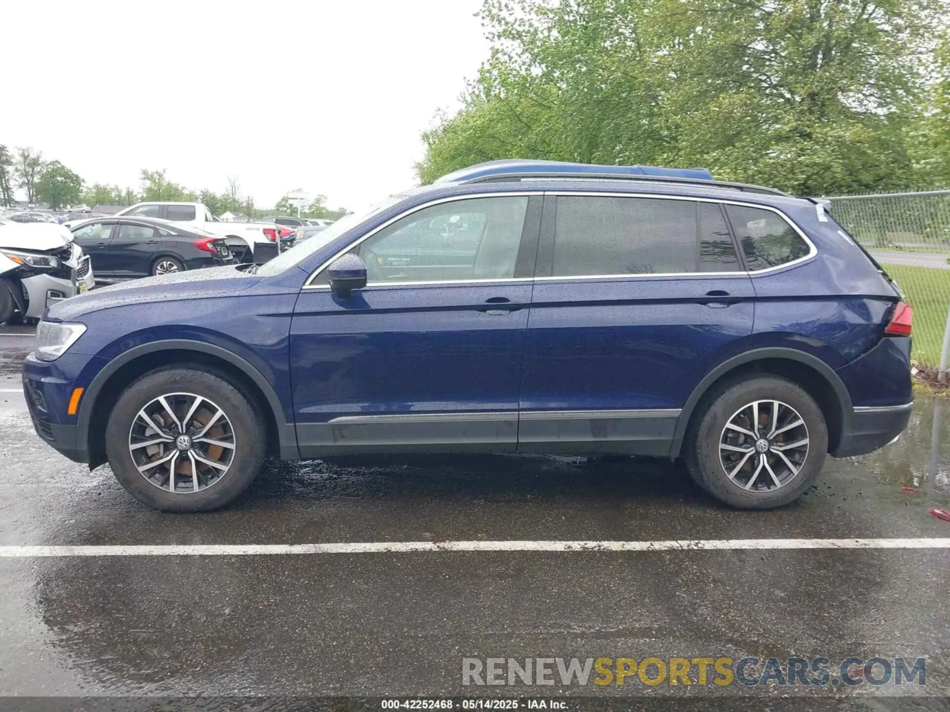 14 Photograph of a damaged car 3VV2B7AX6MM093344 VOLKSWAGEN TIGUAN 2021