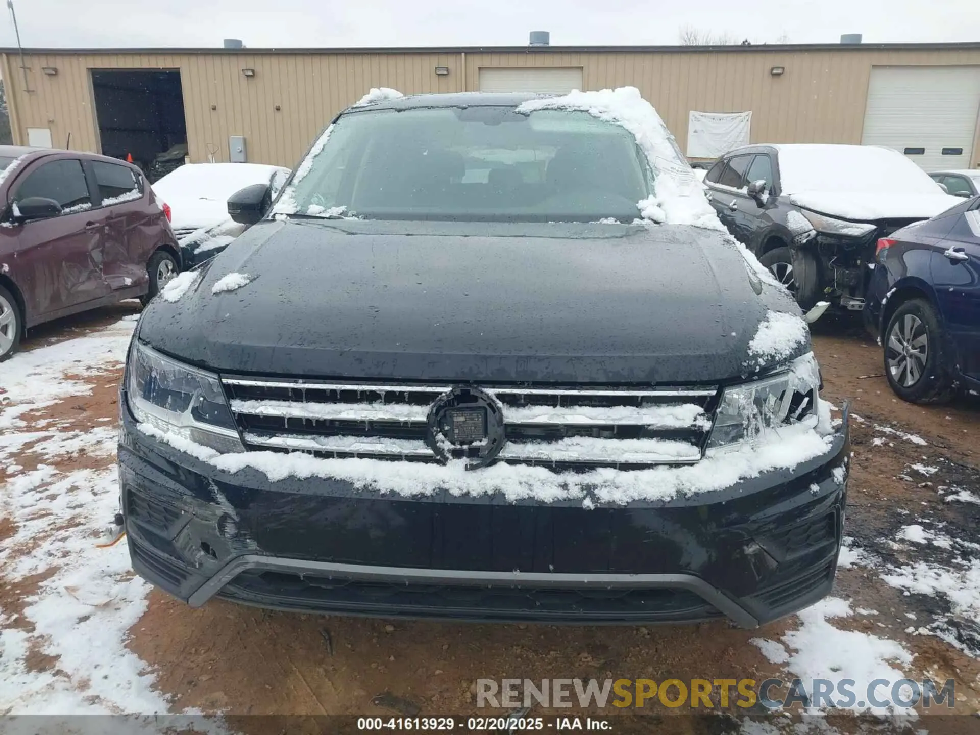 12 Photograph of a damaged car 3VV2B7AX6MM102379 VOLKSWAGEN TIGUAN 2021