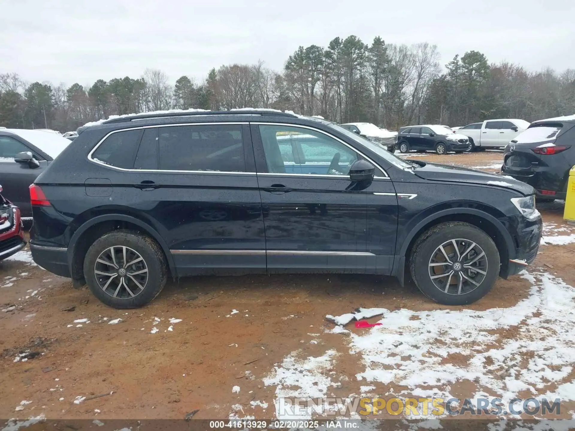 13 Photograph of a damaged car 3VV2B7AX6MM102379 VOLKSWAGEN TIGUAN 2021