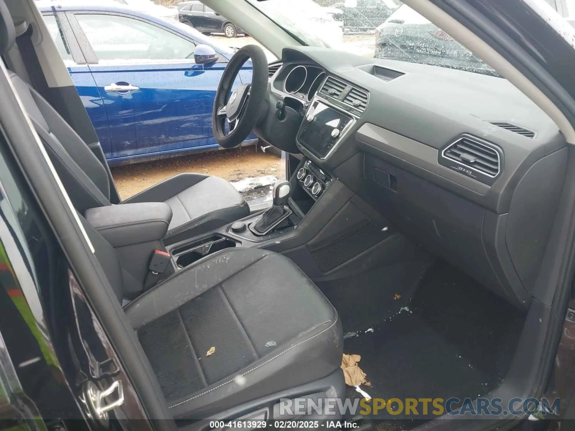 5 Photograph of a damaged car 3VV2B7AX6MM102379 VOLKSWAGEN TIGUAN 2021