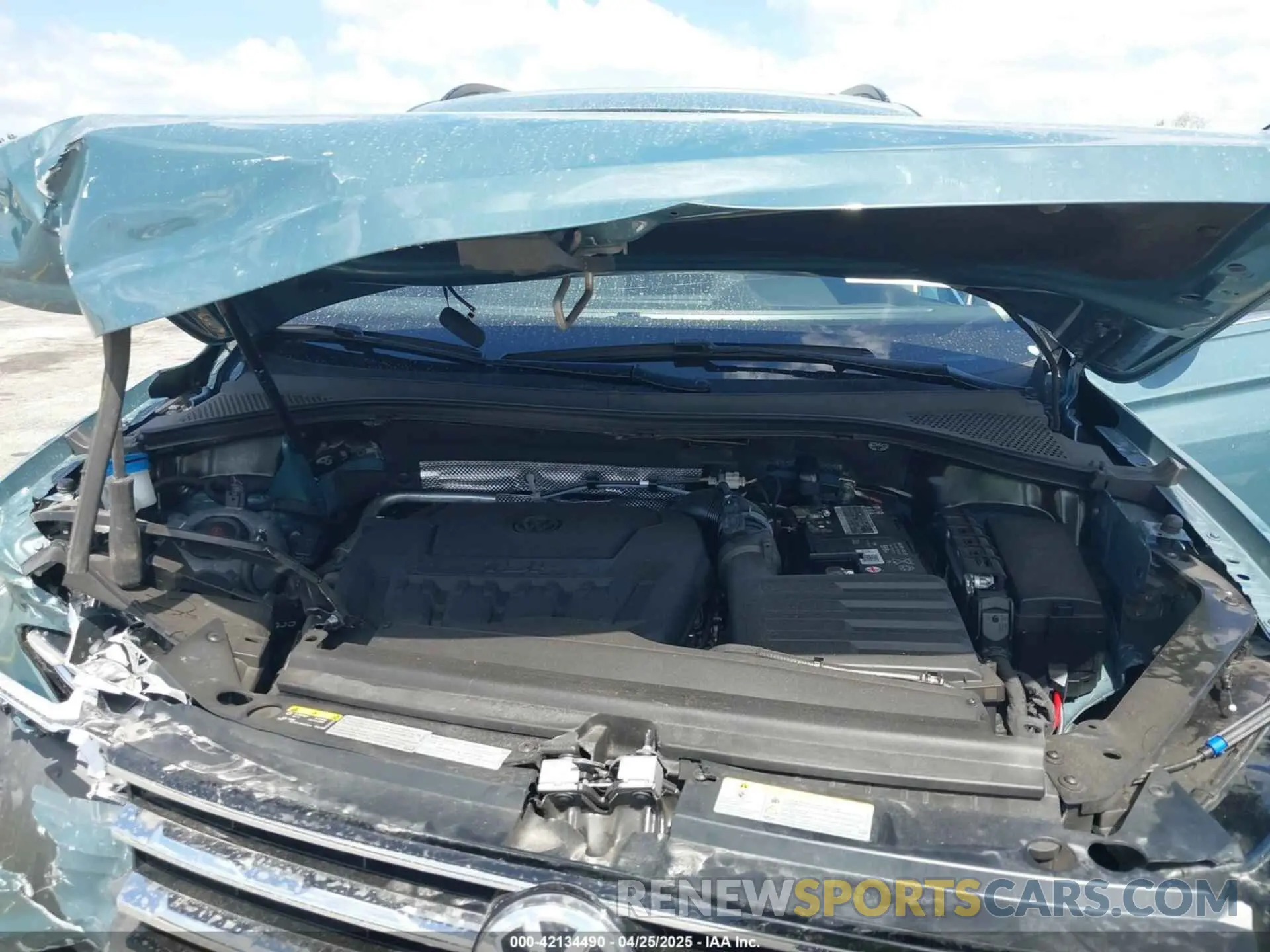 10 Photograph of a damaged car 3VV2B7AX6MM113673 VOLKSWAGEN TIGUAN 2021