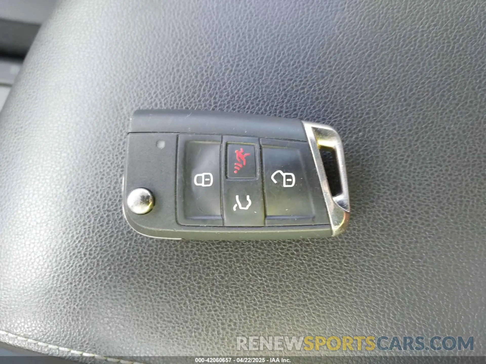 11 Photograph of a damaged car 3VV2B7AX6MM139903 VOLKSWAGEN TIGUAN 2021