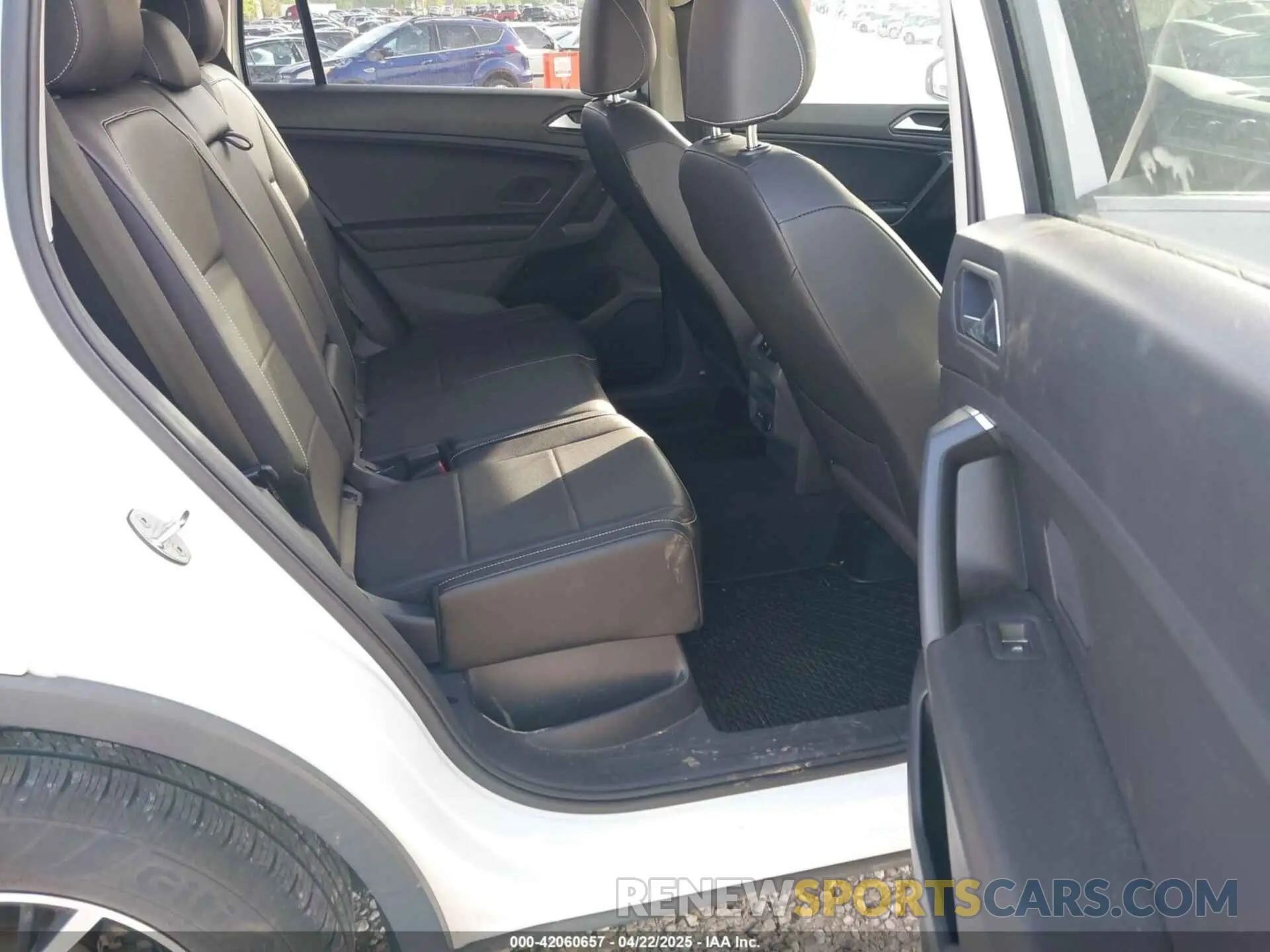 8 Photograph of a damaged car 3VV2B7AX6MM139903 VOLKSWAGEN TIGUAN 2021