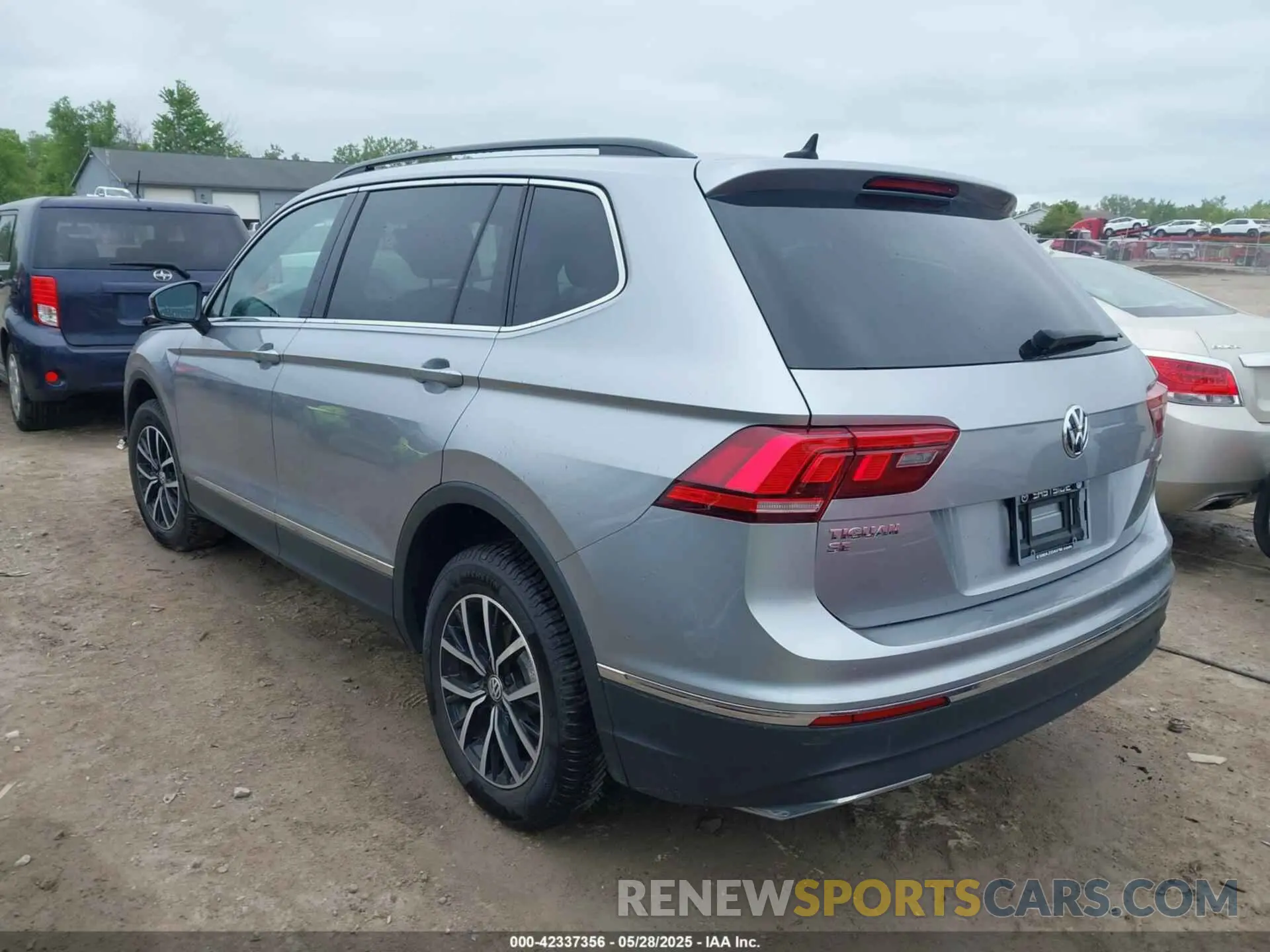 3 Photograph of a damaged car 3VV2B7AX7MM005224 VOLKSWAGEN TIGUAN 2021