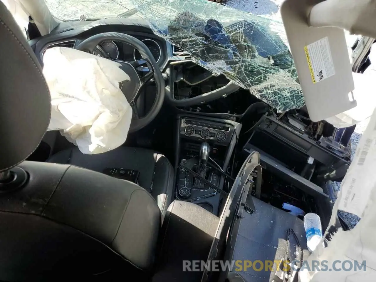 8 Photograph of a damaged car 3VV2B7AX7MM012691 VOLKSWAGEN TIGUAN 2021