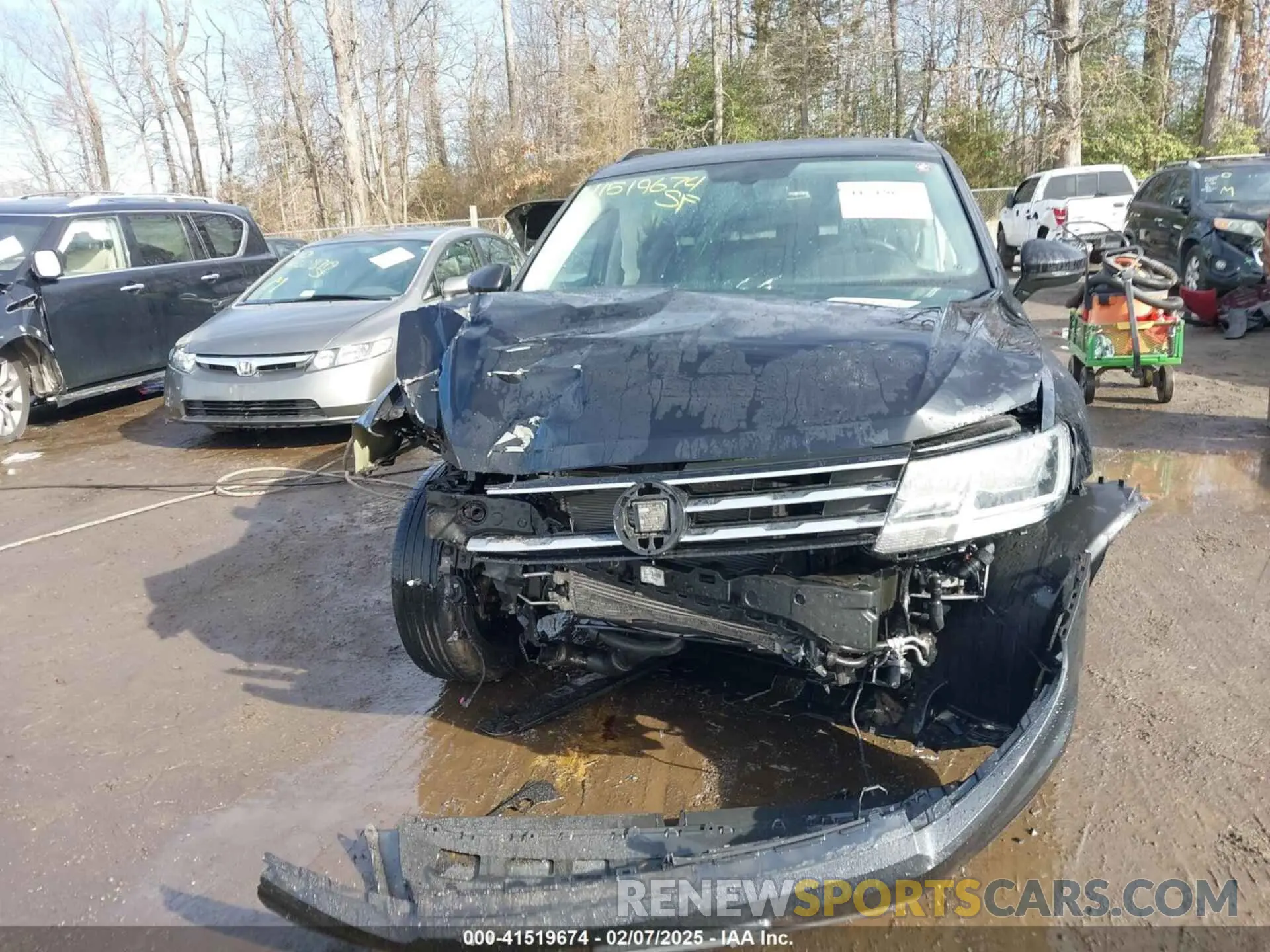 12 Photograph of a damaged car 3VV2B7AX7MM050891 VOLKSWAGEN TIGUAN 2021