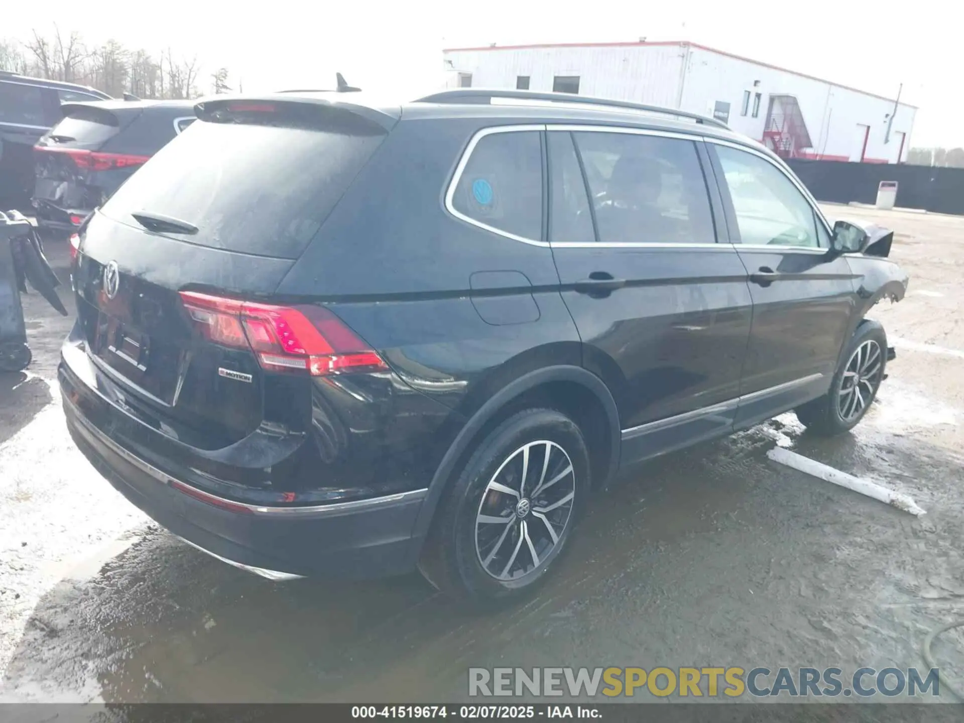 4 Photograph of a damaged car 3VV2B7AX7MM050891 VOLKSWAGEN TIGUAN 2021