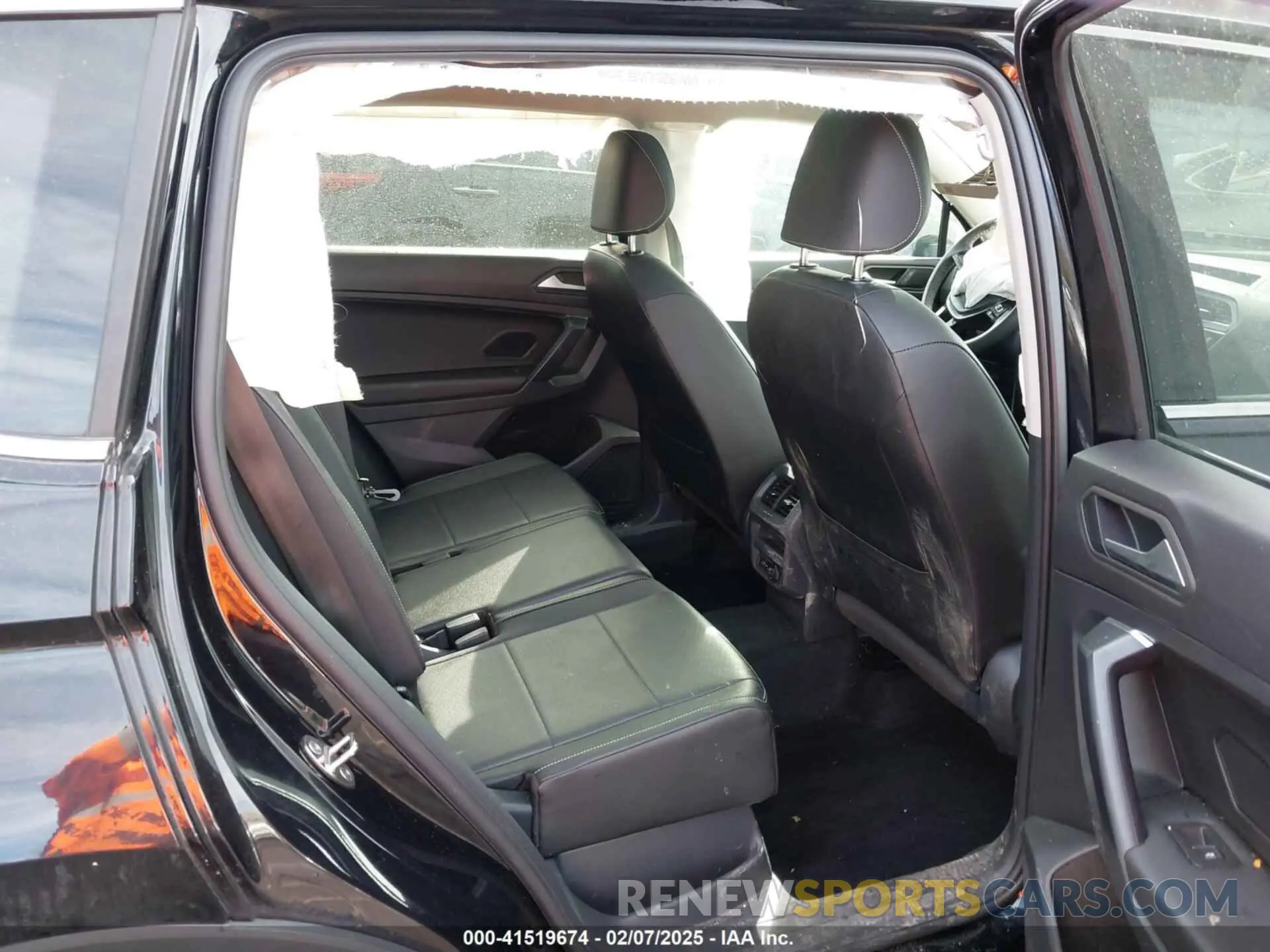 8 Photograph of a damaged car 3VV2B7AX7MM050891 VOLKSWAGEN TIGUAN 2021