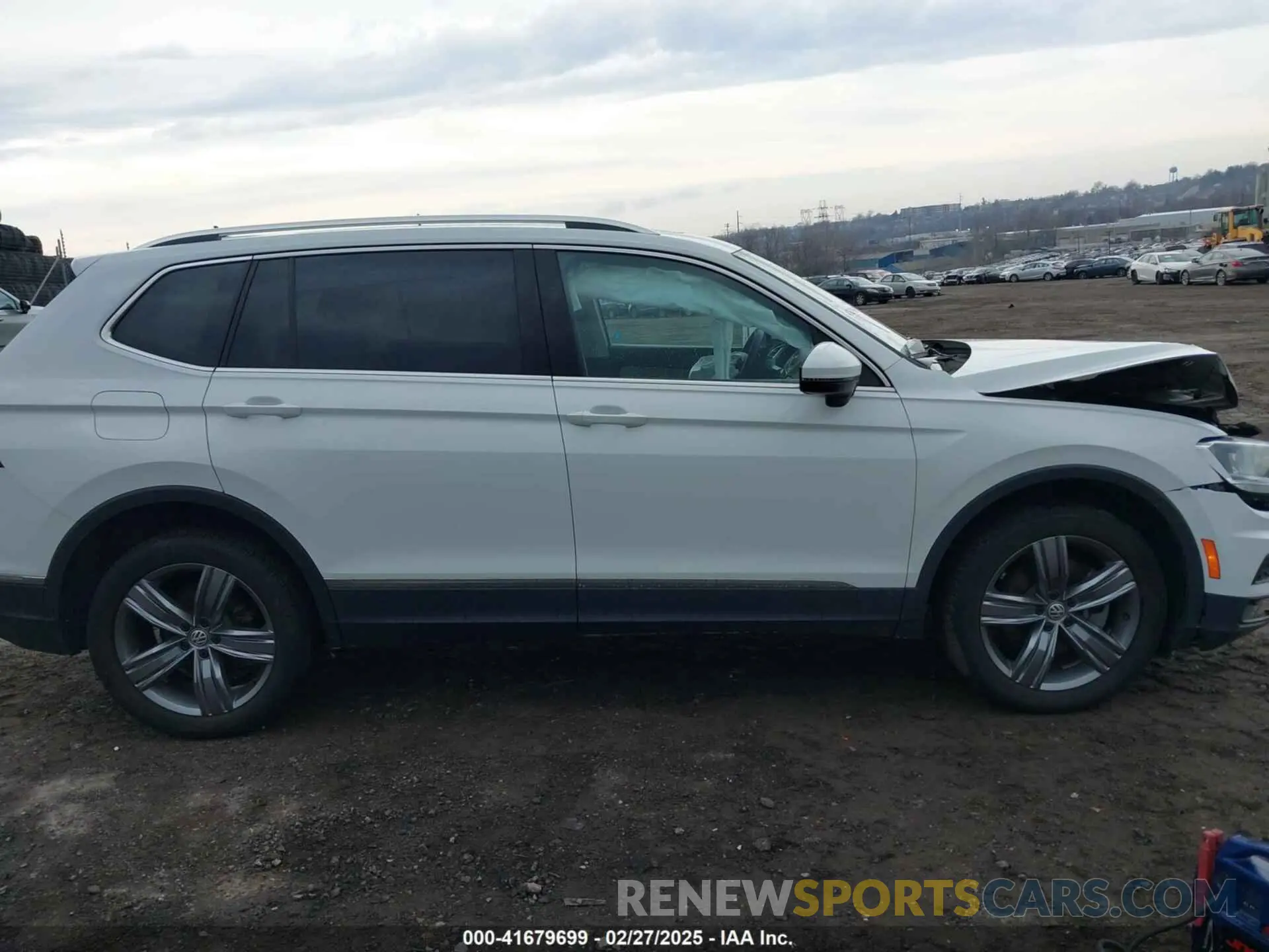 13 Photograph of a damaged car 3VV2B7AX7MM096267 VOLKSWAGEN TIGUAN 2021