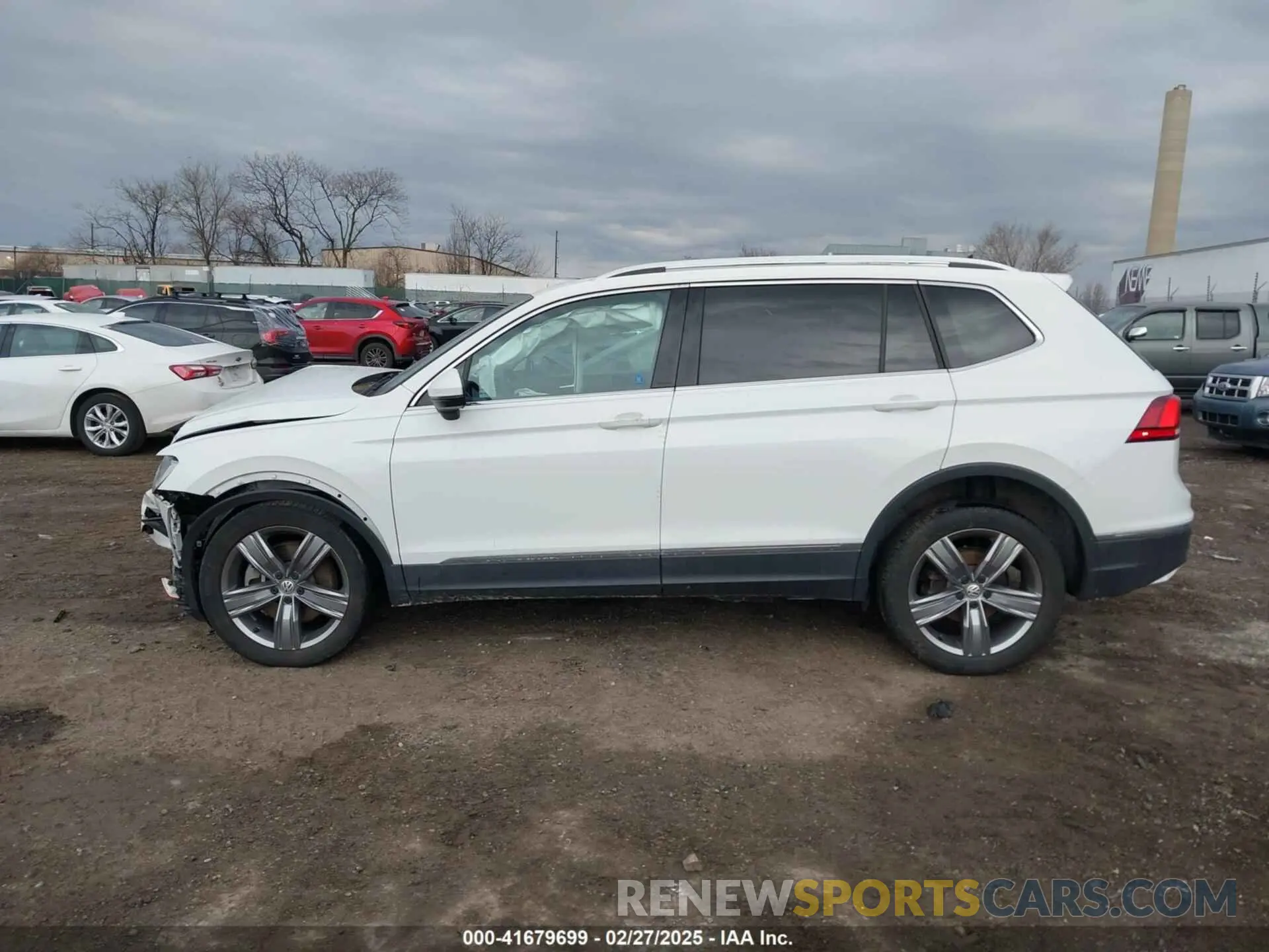 14 Photograph of a damaged car 3VV2B7AX7MM096267 VOLKSWAGEN TIGUAN 2021