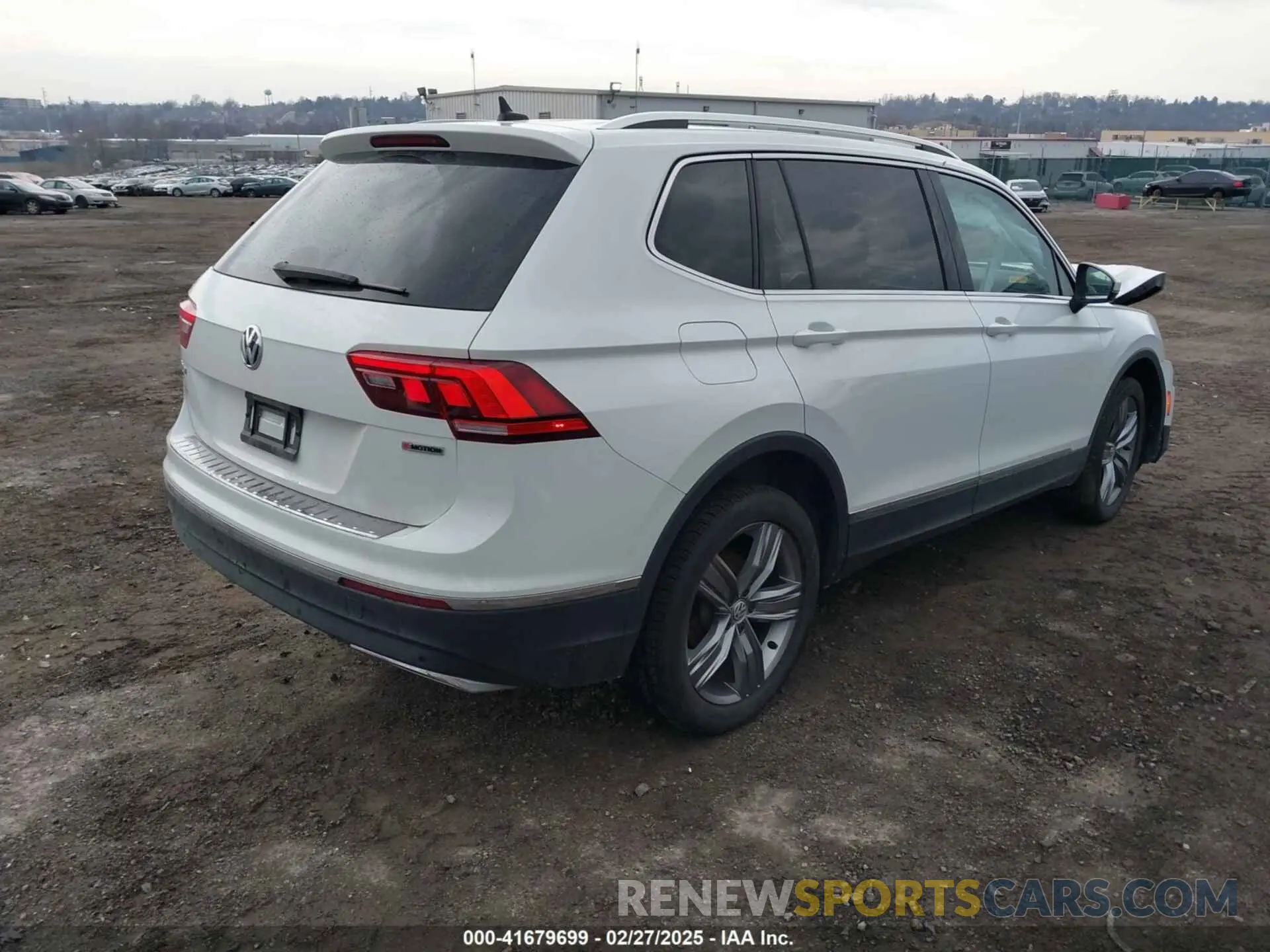 4 Photograph of a damaged car 3VV2B7AX7MM096267 VOLKSWAGEN TIGUAN 2021