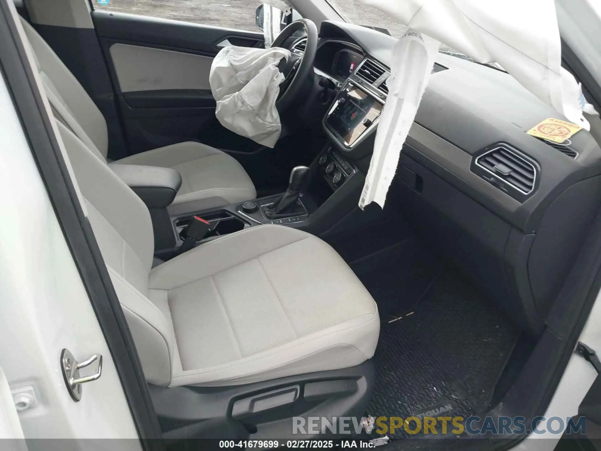 5 Photograph of a damaged car 3VV2B7AX7MM096267 VOLKSWAGEN TIGUAN 2021