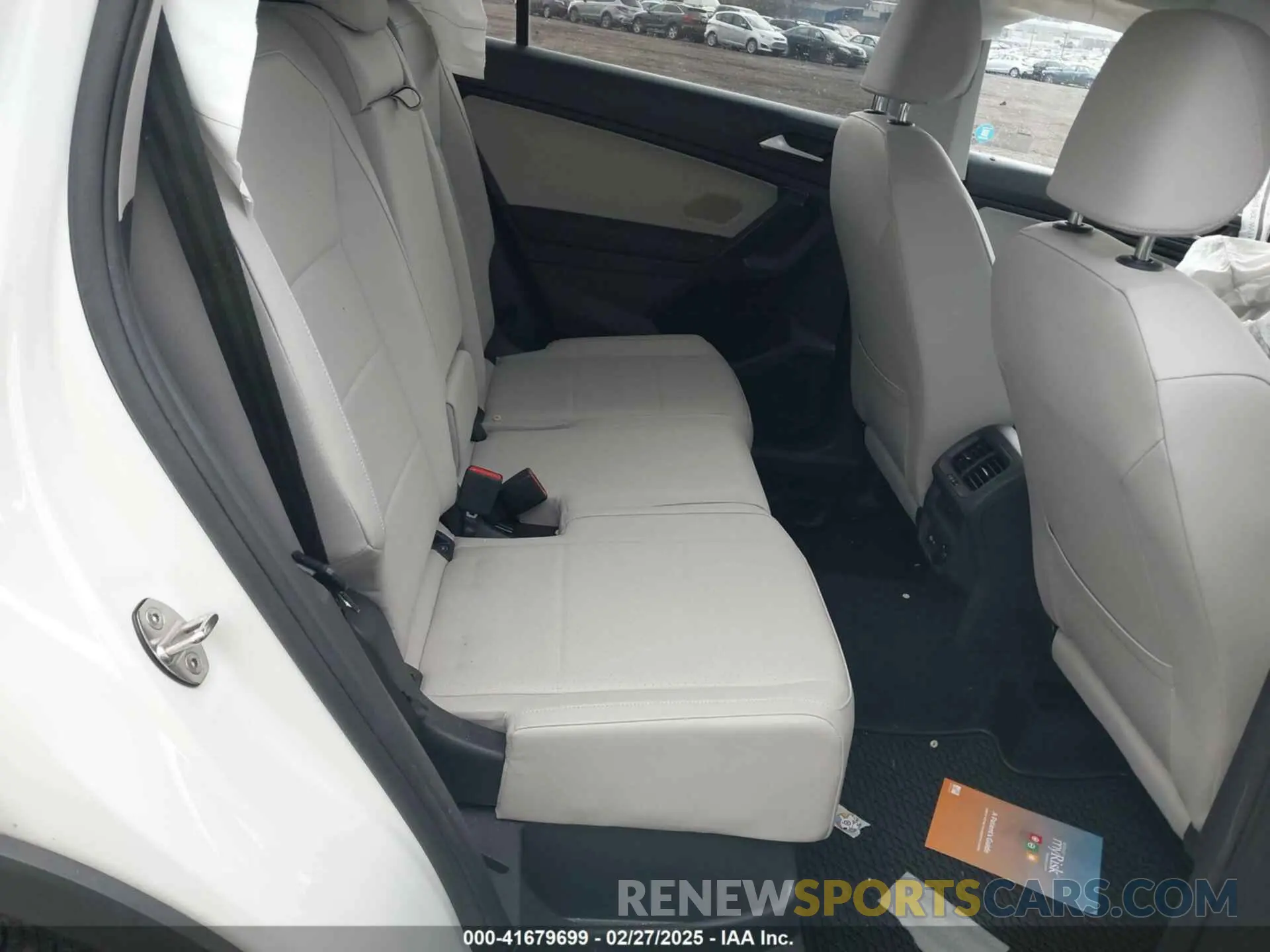 8 Photograph of a damaged car 3VV2B7AX7MM096267 VOLKSWAGEN TIGUAN 2021