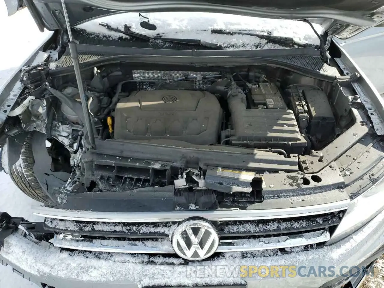 12 Photograph of a damaged car 3VV2B7AX7MM104416 VOLKSWAGEN TIGUAN 2021