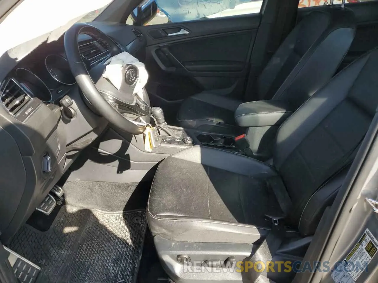 7 Photograph of a damaged car 3VV2B7AX7MM104416 VOLKSWAGEN TIGUAN 2021