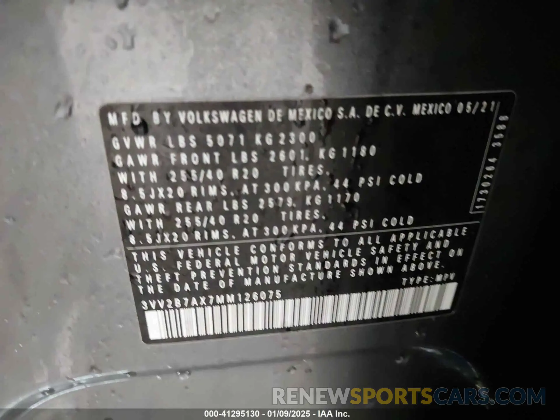 9 Photograph of a damaged car 3VV2B7AX7MM126075 VOLKSWAGEN TIGUAN 2021