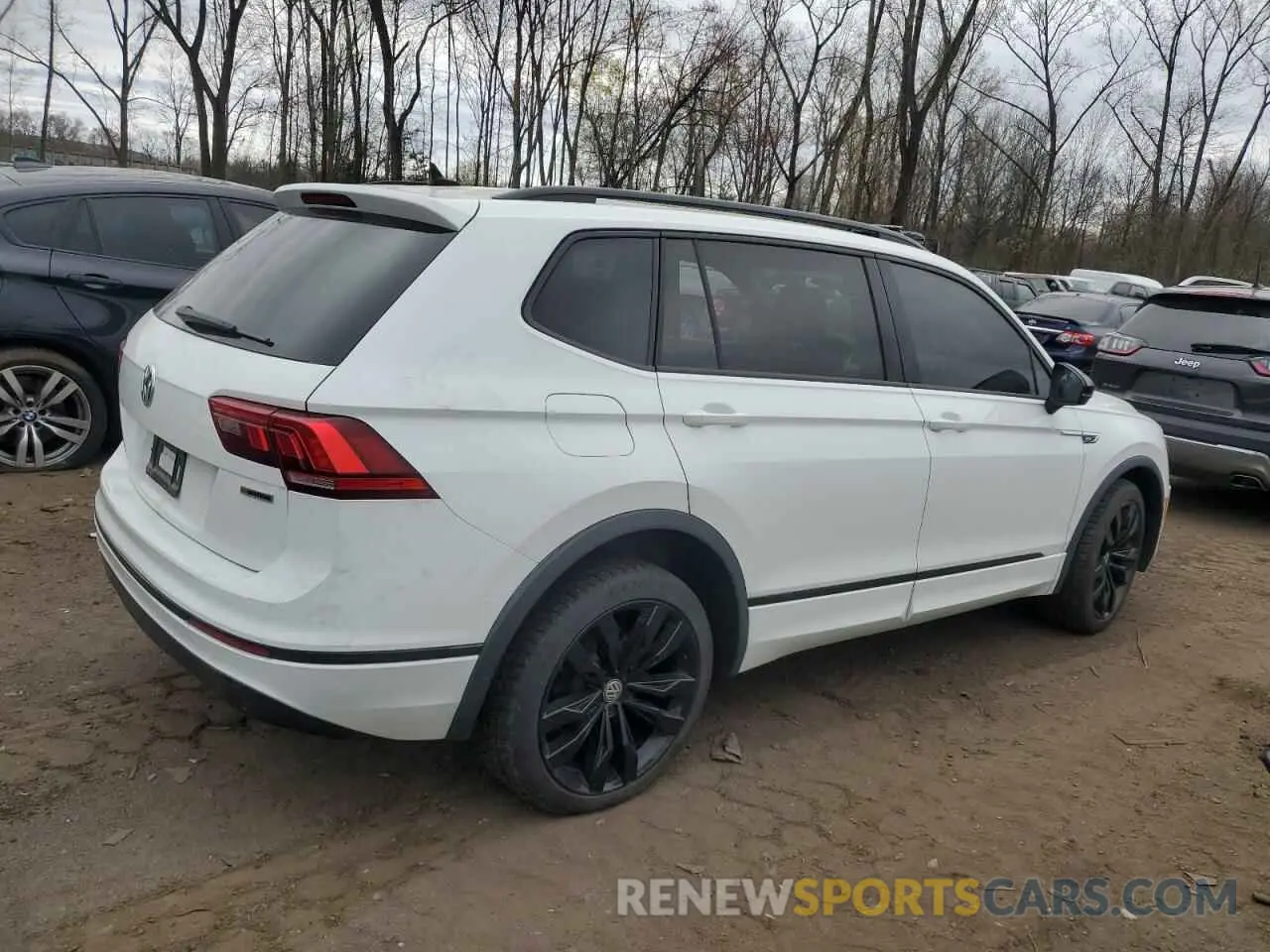 3 Photograph of a damaged car 3VV2B7AX8MM021965 VOLKSWAGEN TIGUAN 2021