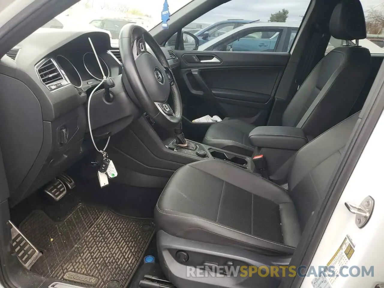 7 Photograph of a damaged car 3VV2B7AX8MM021965 VOLKSWAGEN TIGUAN 2021