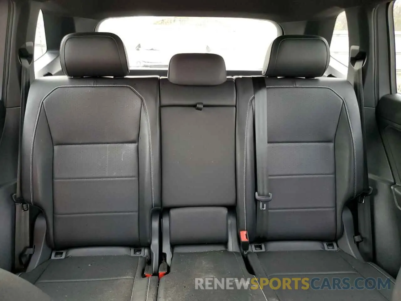 10 Photograph of a damaged car 3VV2B7AX8MM029645 VOLKSWAGEN TIGUAN 2021