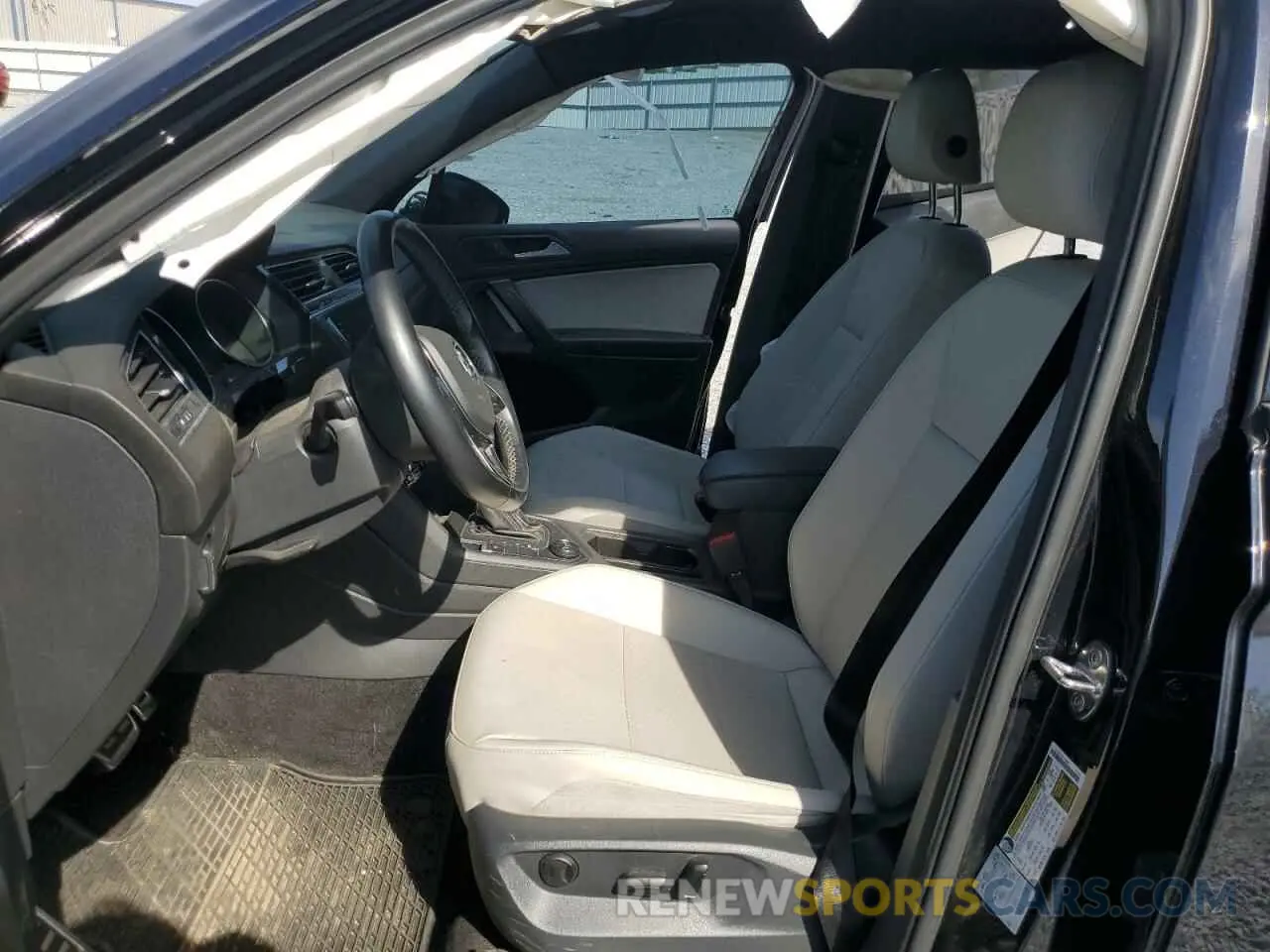 7 Photograph of a damaged car 3VV2B7AX8MM051810 VOLKSWAGEN TIGUAN 2021
