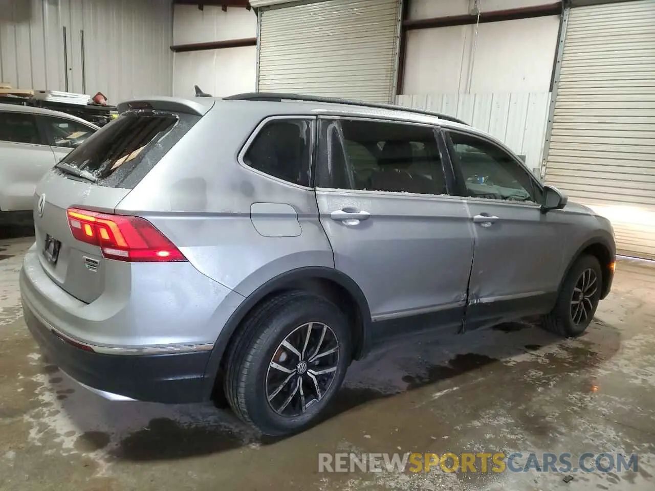3 Photograph of a damaged car 3VV2B7AX8MM057817 VOLKSWAGEN TIGUAN 2021