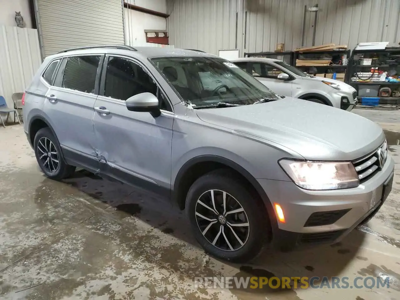 4 Photograph of a damaged car 3VV2B7AX8MM057817 VOLKSWAGEN TIGUAN 2021
