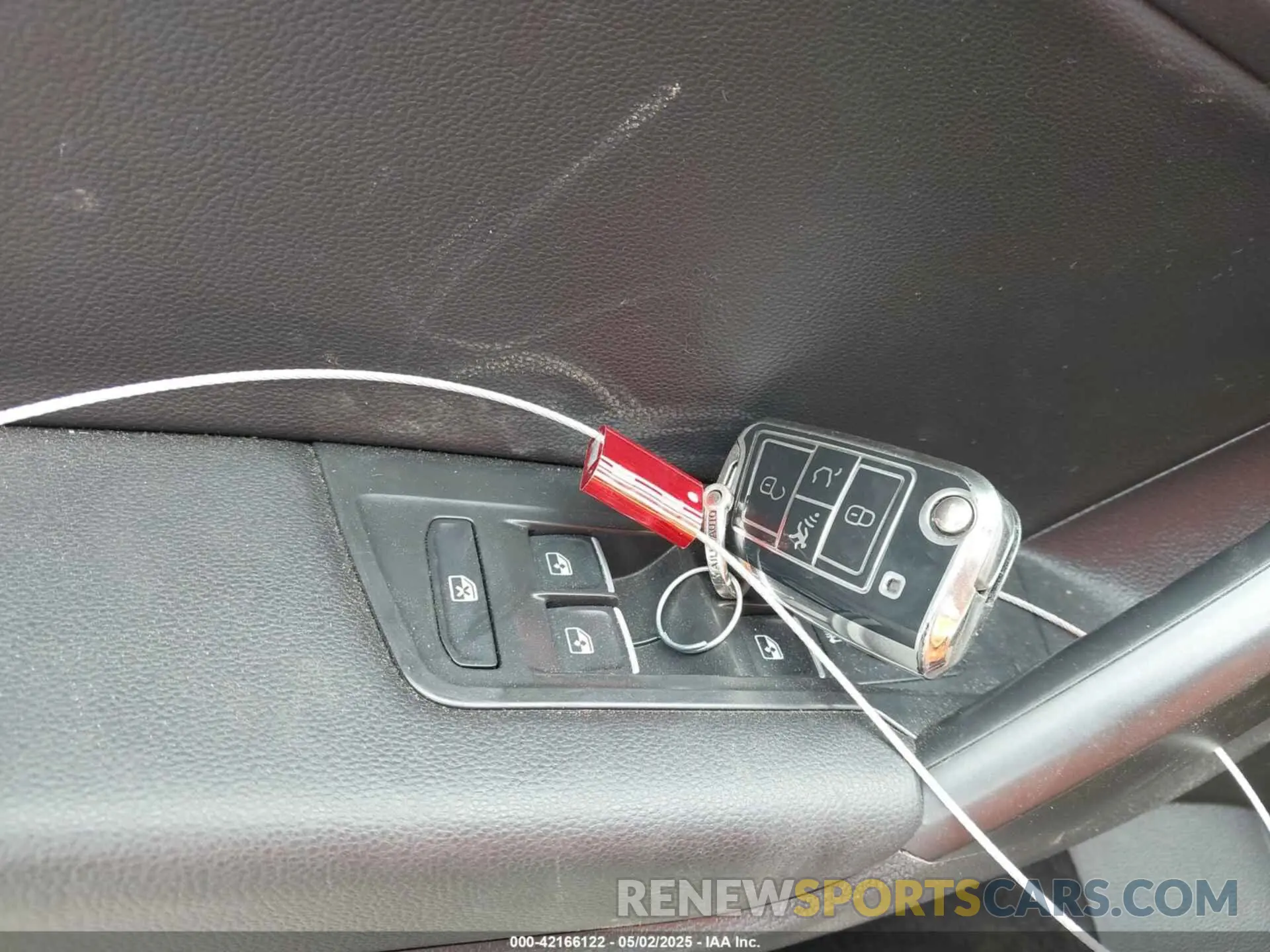 11 Photograph of a damaged car 3VV2B7AX8MM083365 VOLKSWAGEN TIGUAN 2021