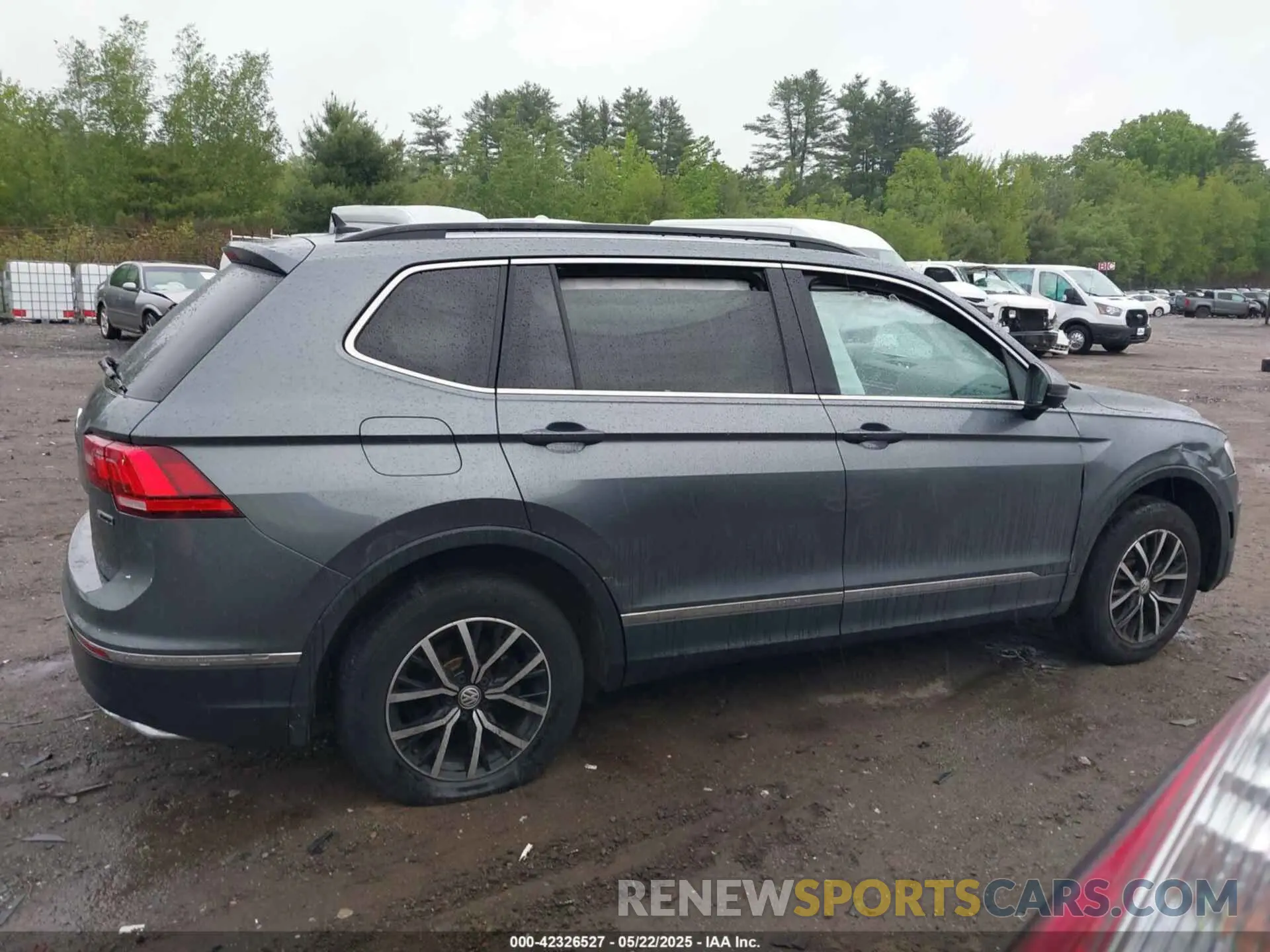 13 Photograph of a damaged car 3VV2B7AX8MM099582 VOLKSWAGEN TIGUAN 2021