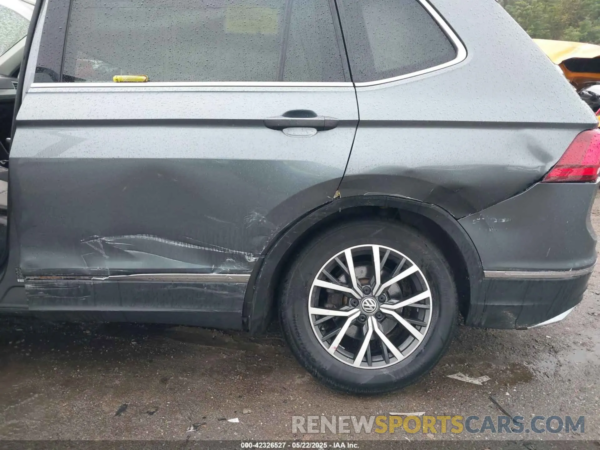 6 Photograph of a damaged car 3VV2B7AX8MM099582 VOLKSWAGEN TIGUAN 2021