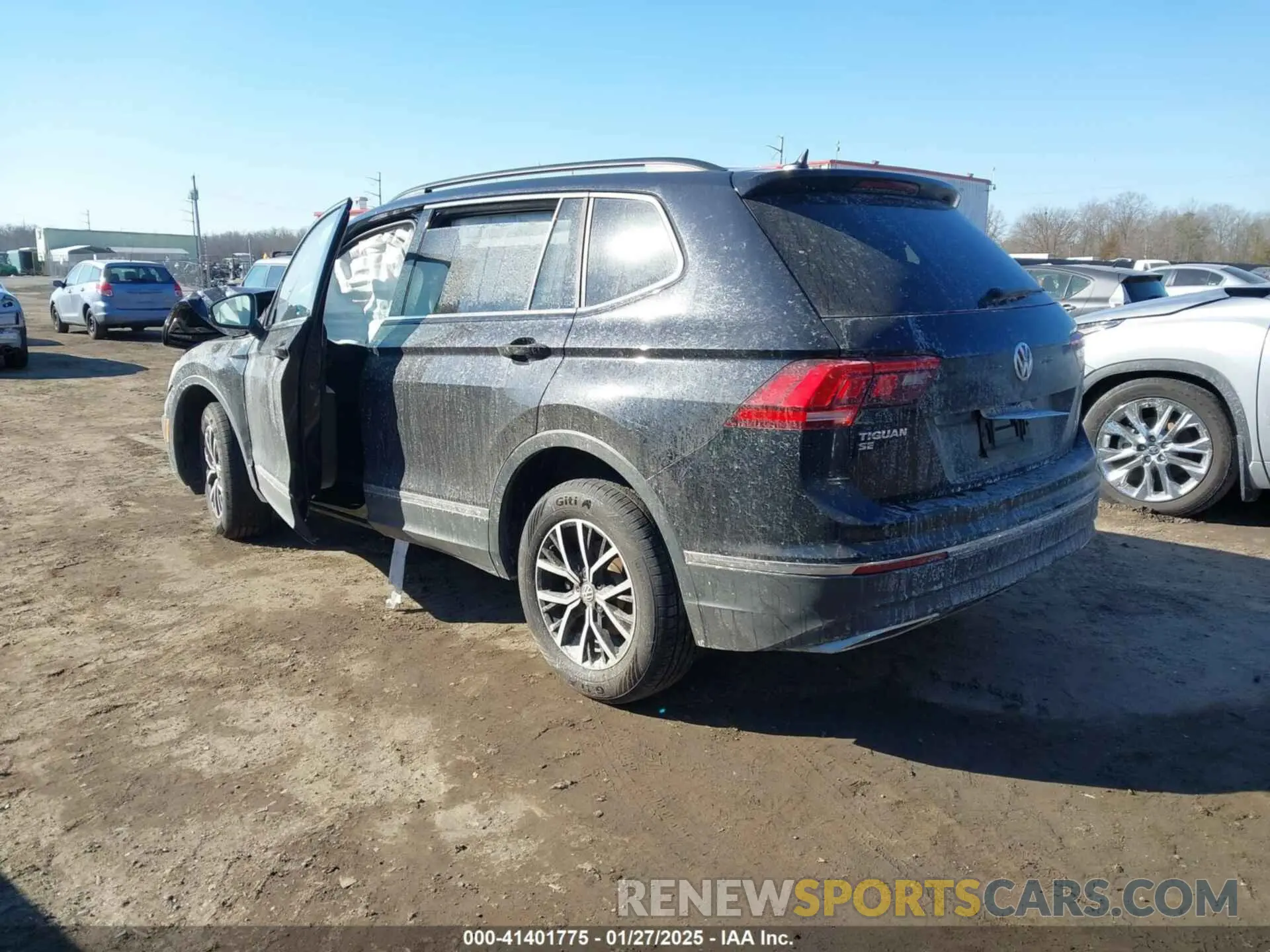 3 Photograph of a damaged car 3VV2B7AX8MM138946 VOLKSWAGEN TIGUAN 2021